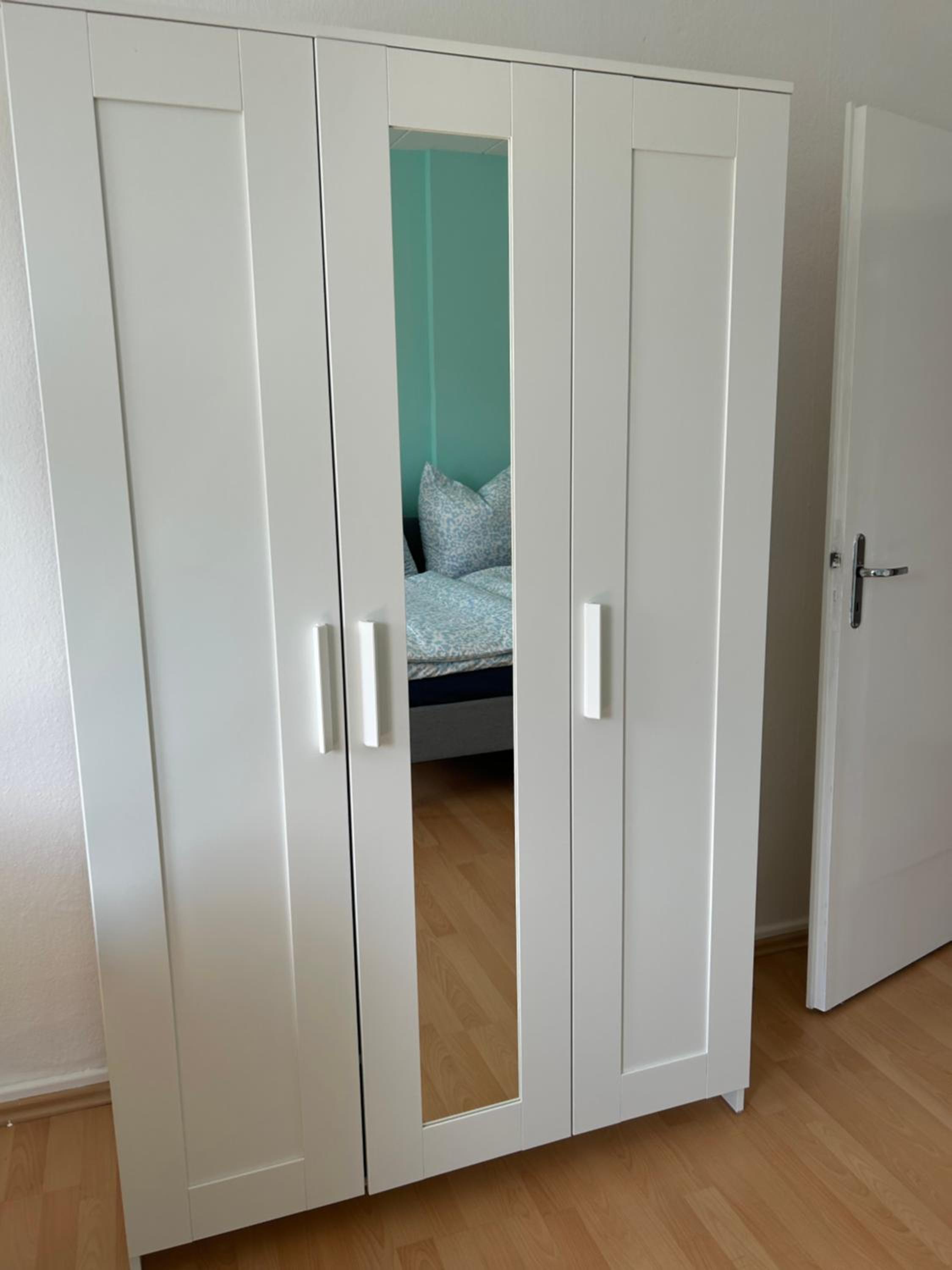 Geschmackvolle Design Wohnung - 15 min Airport & Parkplatz