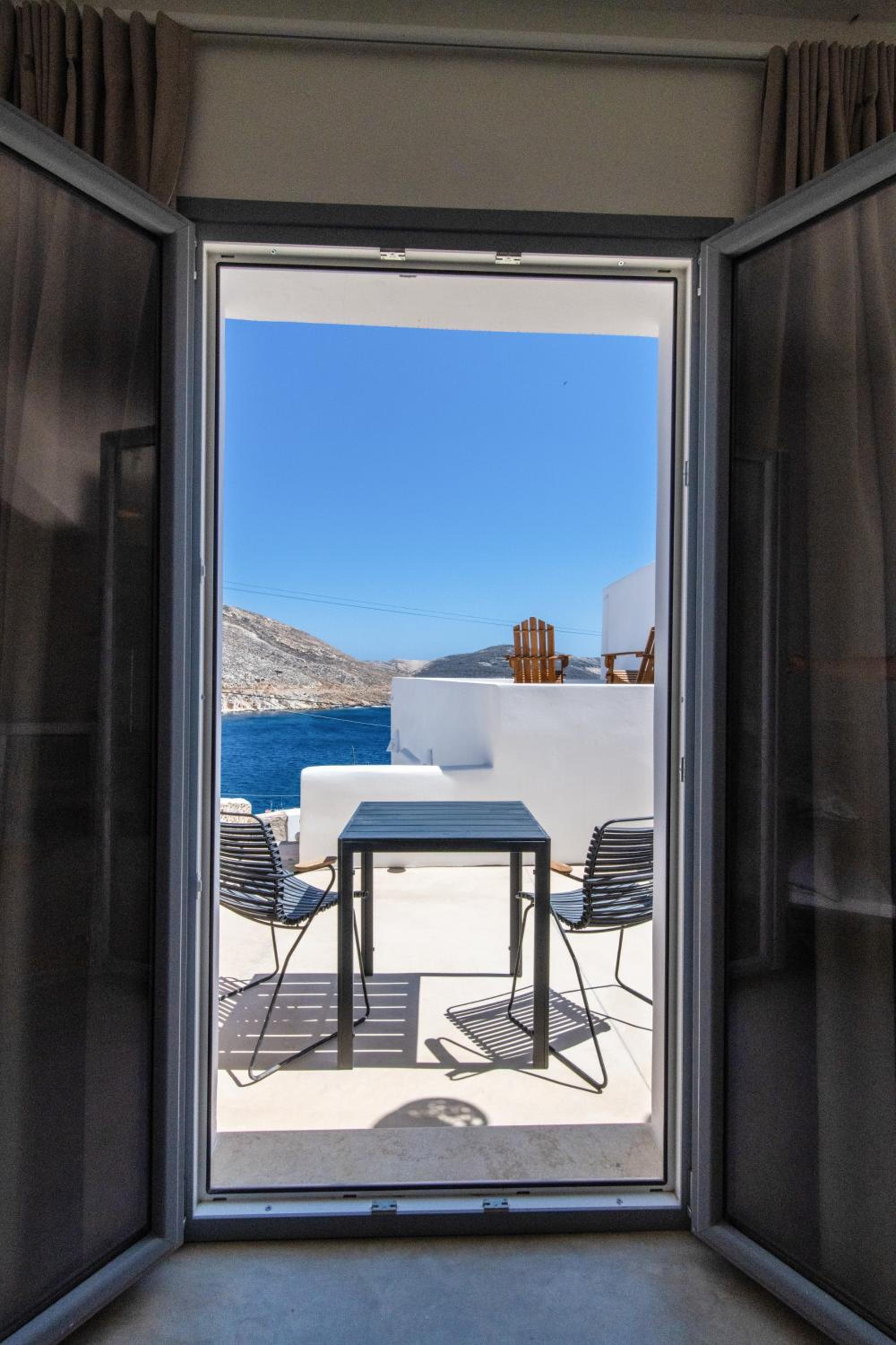PANORMOS ART Beachfront Suites