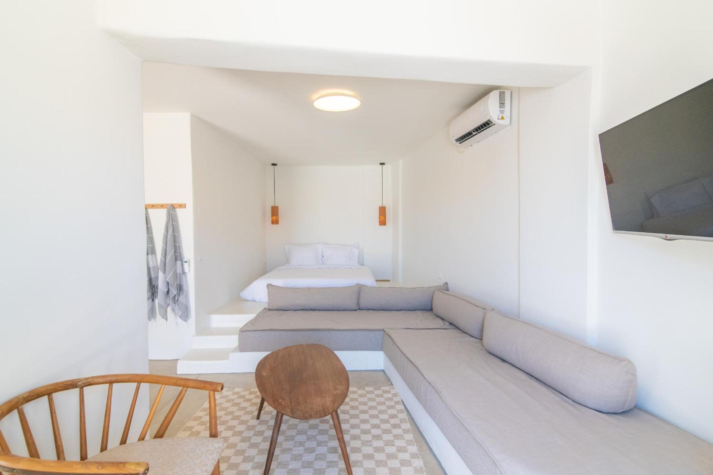 PANORMOS ART Beachfront Suites
