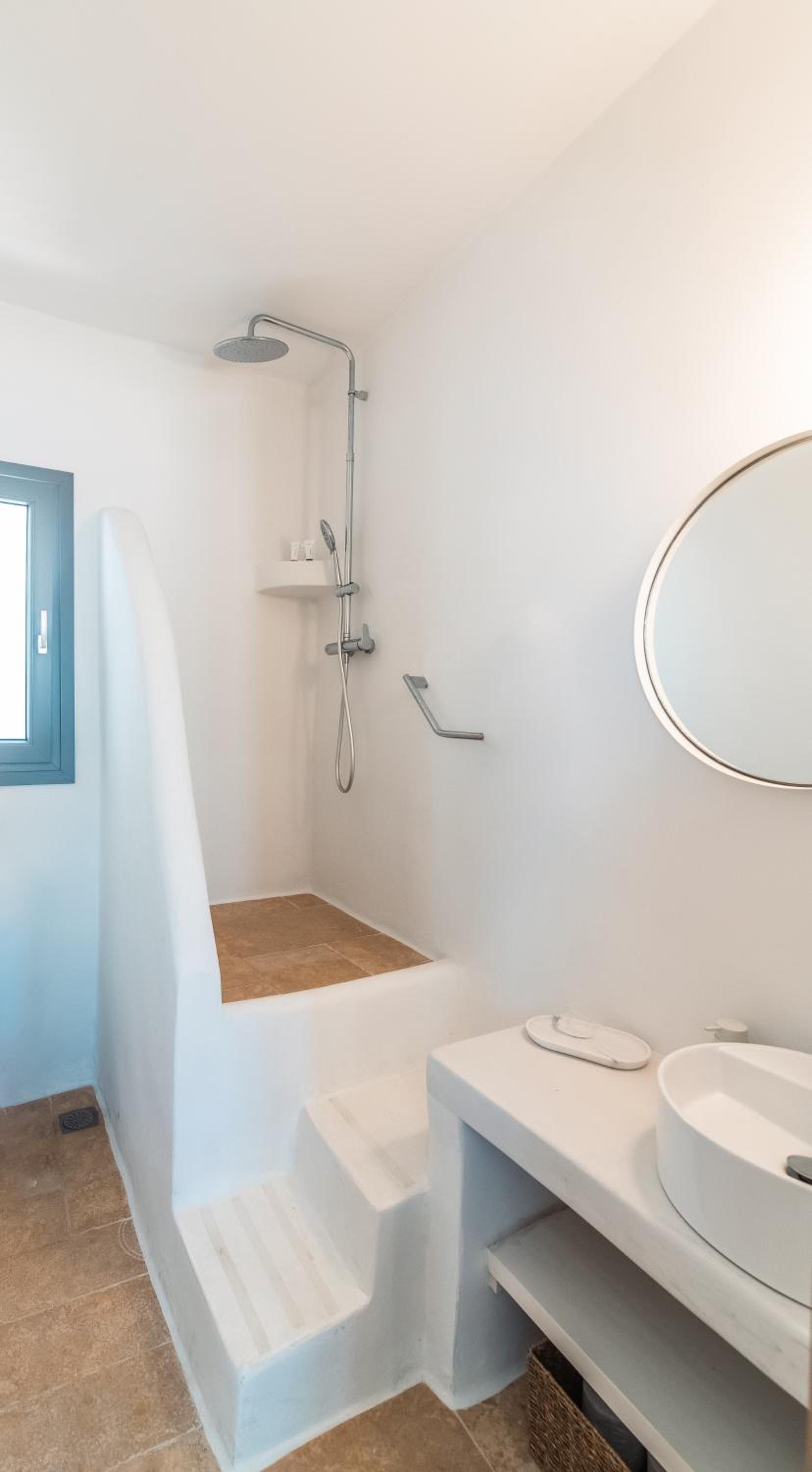 PANORMOS ART Beachfront Suites