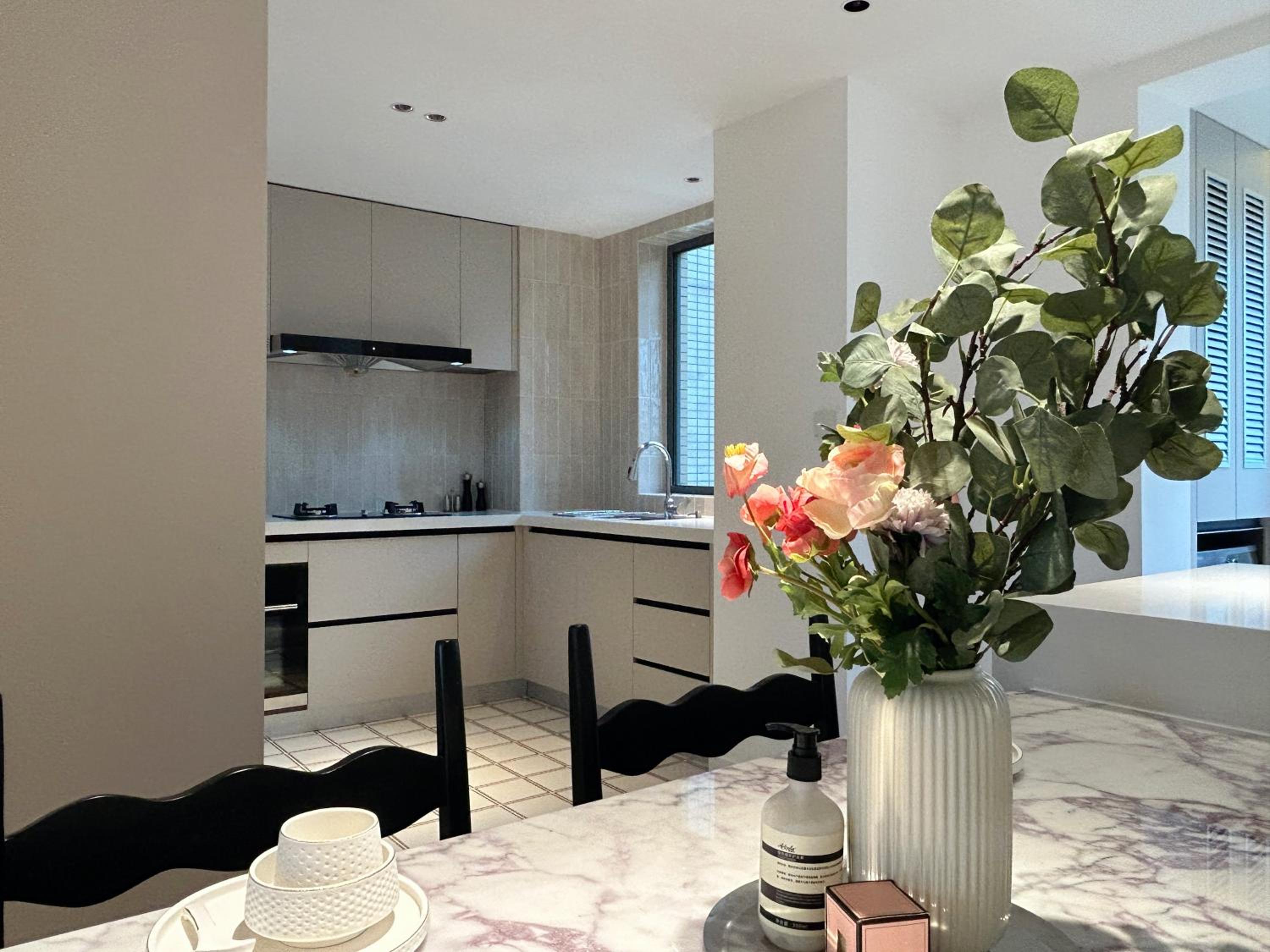 Eastern Hub - Bund Branch Quality Renovated Luxury 3Bedroom, Spacious Living Room Fully Equipped Haiyue Garden