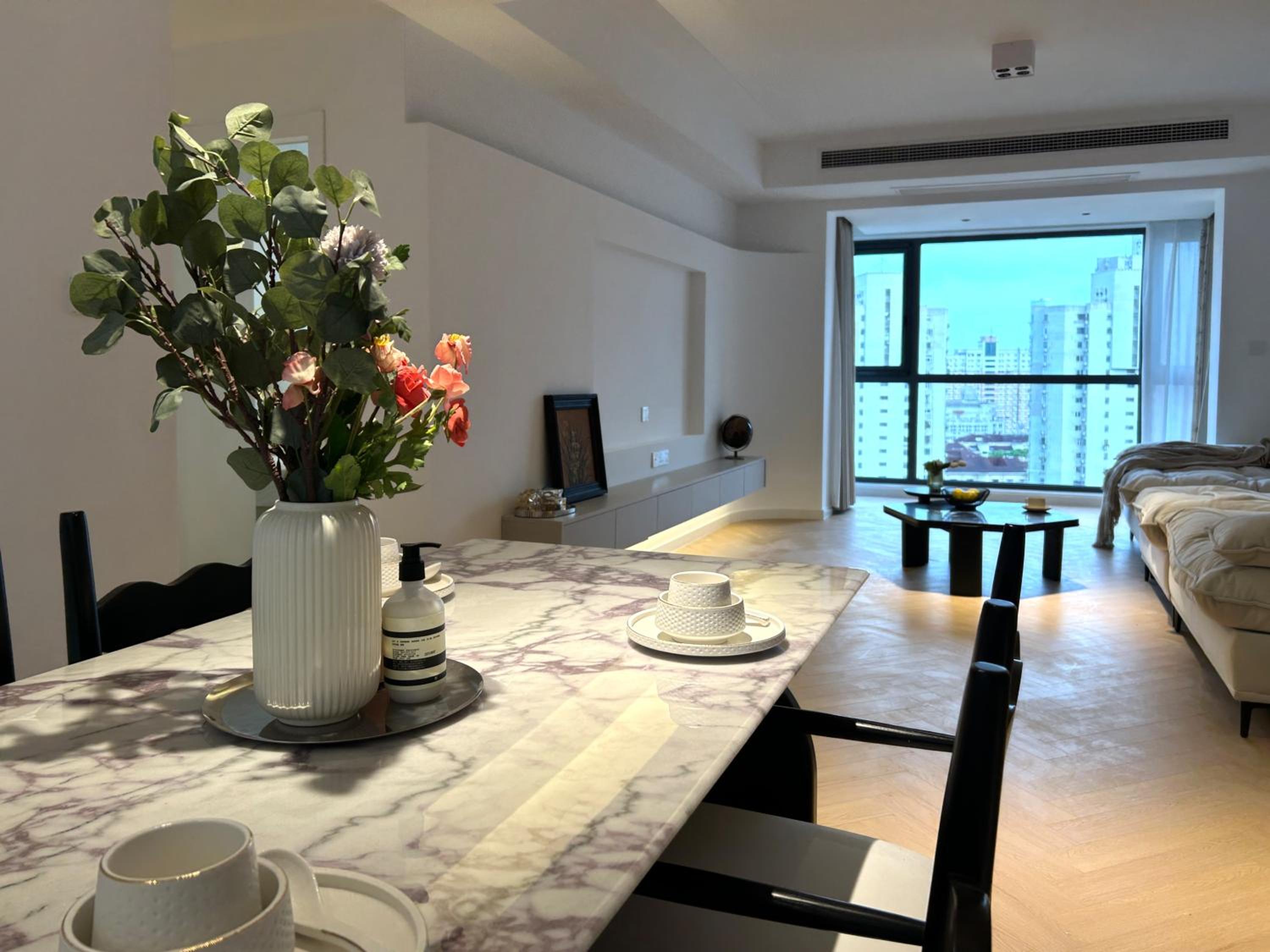 Eastern Hub - Bund Branch Quality Renovated Luxury 3Bedroom, Spacious Living Room Fully Equipped Haiyue Garden