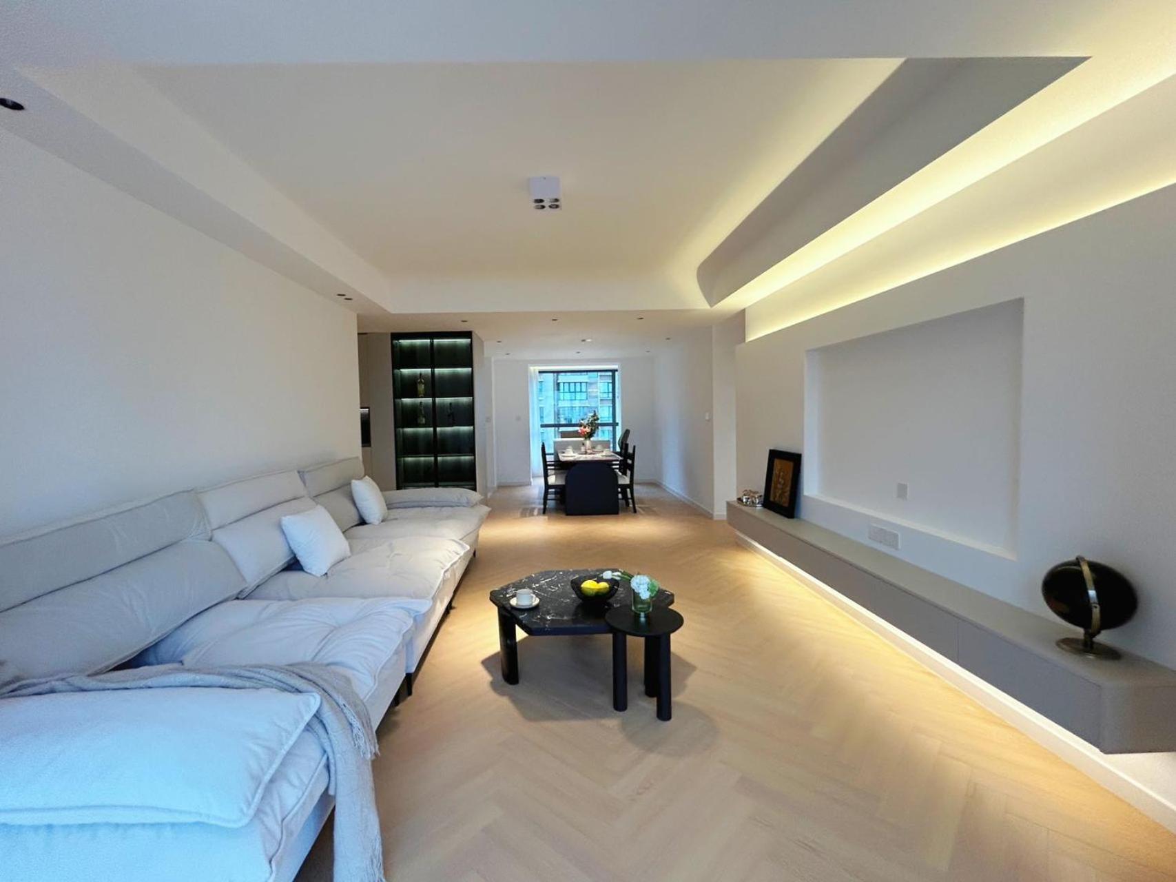 Eastern Hub - Bund Branch Quality Renovated Luxury 3Bedroom, Spacious Living Room Fully Equipped Haiyue Garden