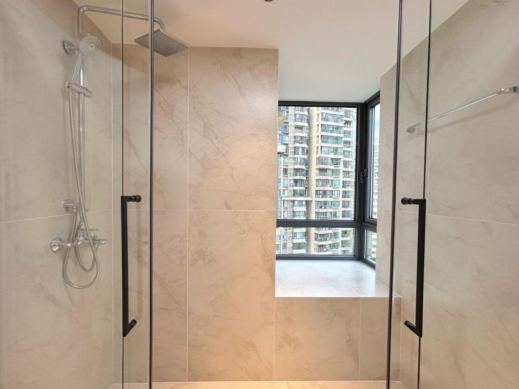 Eastern Hub - Bund Branch Quality Renovated Luxury 3Bedroom, Spacious Living Room Fully Equipped Haiyue Garden
