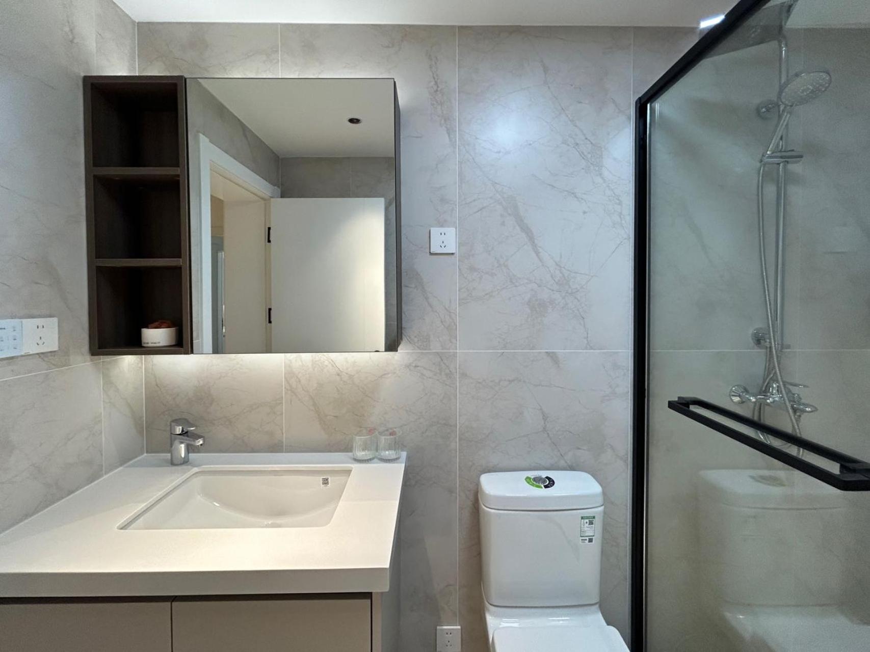 Eastern Hub - Bund Branch Quality Renovated Luxury 3Bedroom, Spacious Living Room Fully Equipped Haiyue Garden