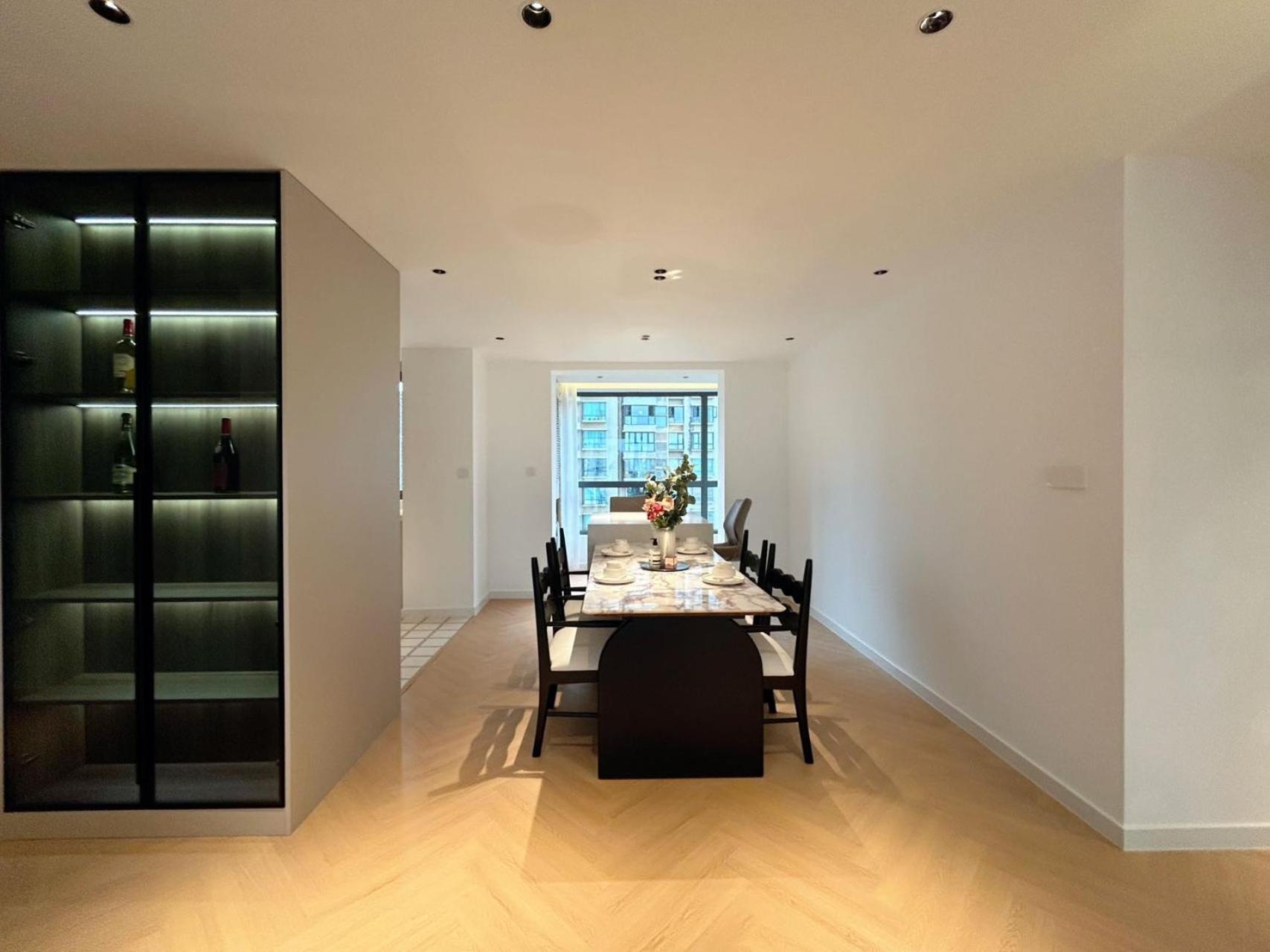 Eastern Hub - Bund Branch Quality Renovated Luxury 3Bedroom, Spacious Living Room Fully Equipped Haiyue Garden