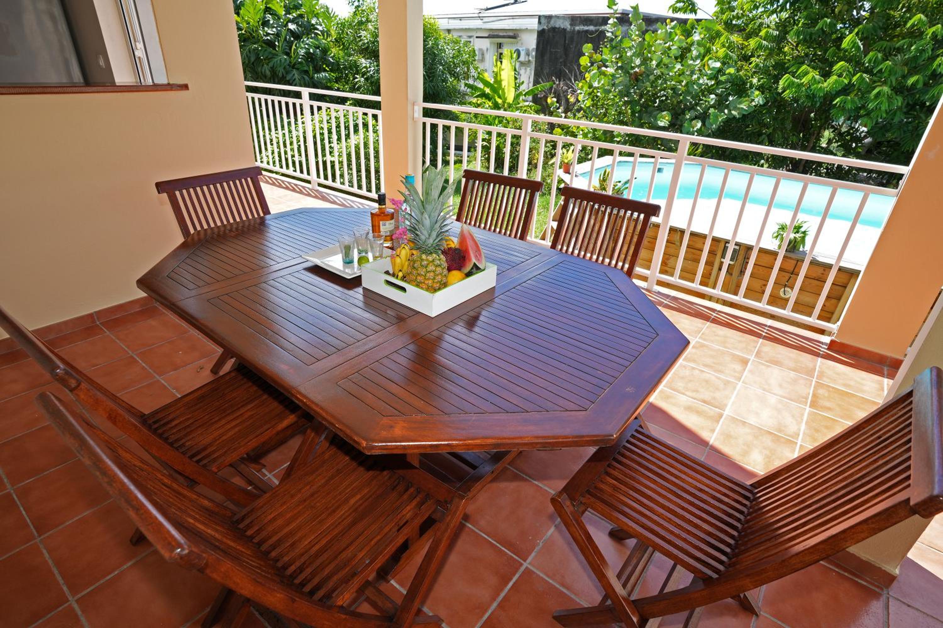 Villa Les Fioretti, 4 chambres climatisées et piscine à Fort de France, Ecoresponsable view 3