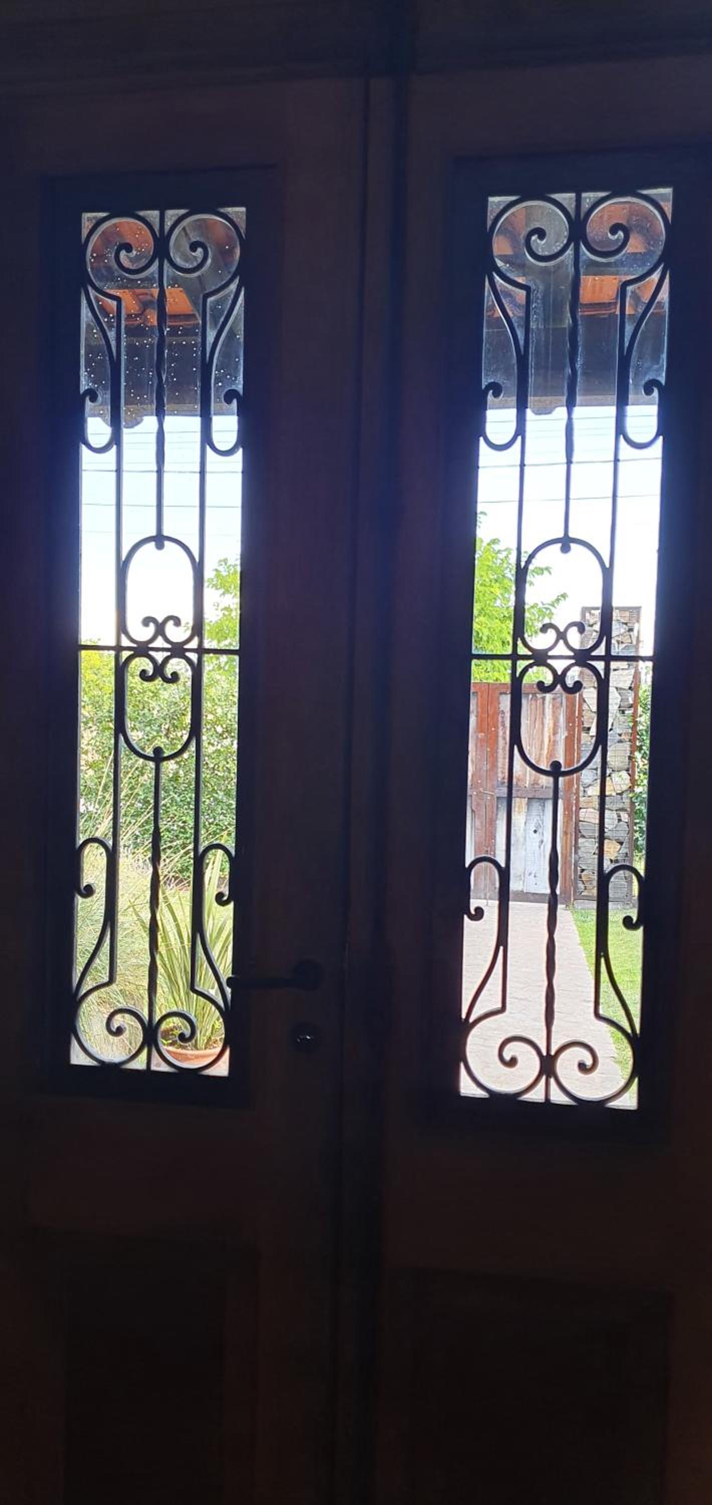 Hermosa casa con pileta en zona de viñedos