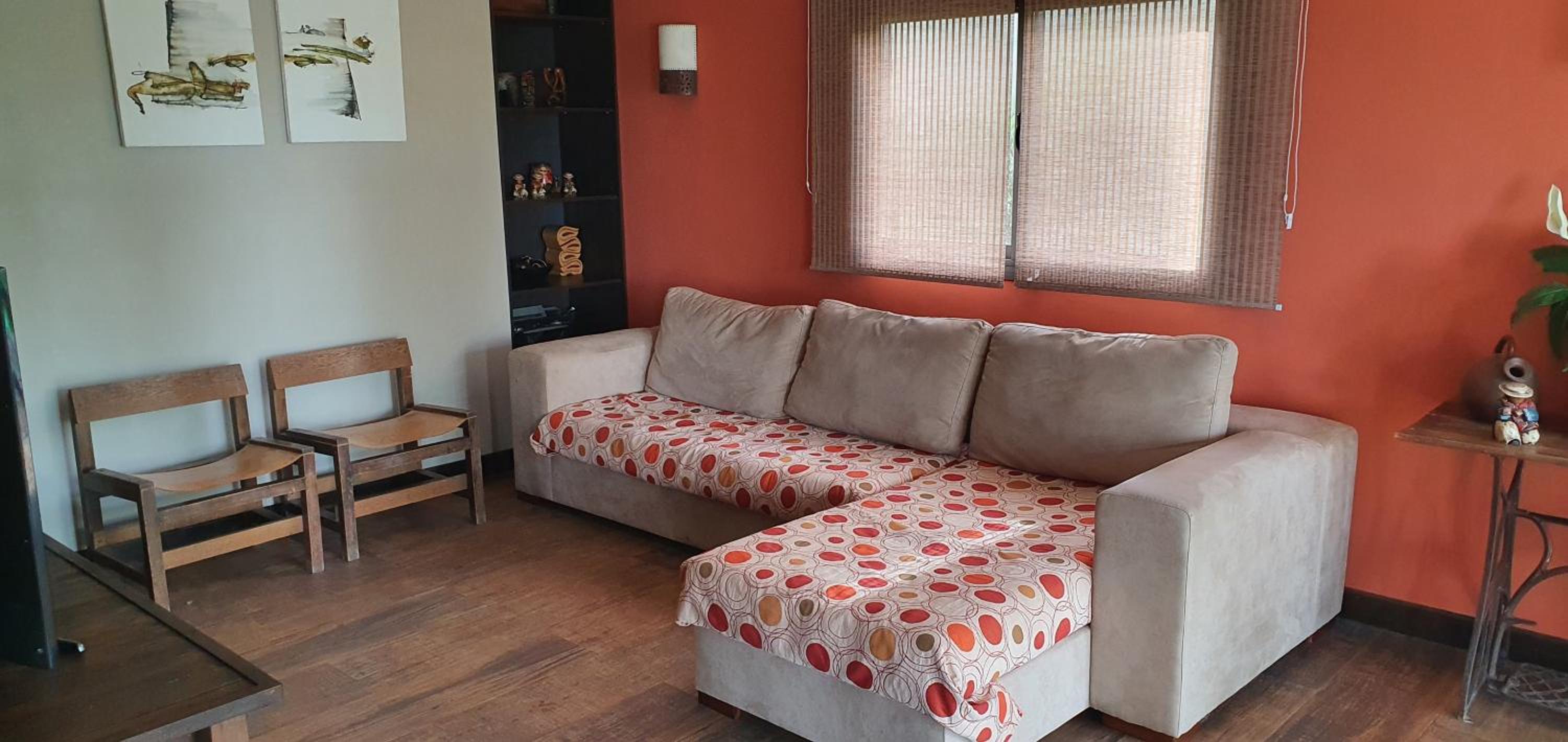 Hermosa casa con pileta en zona de viñedos