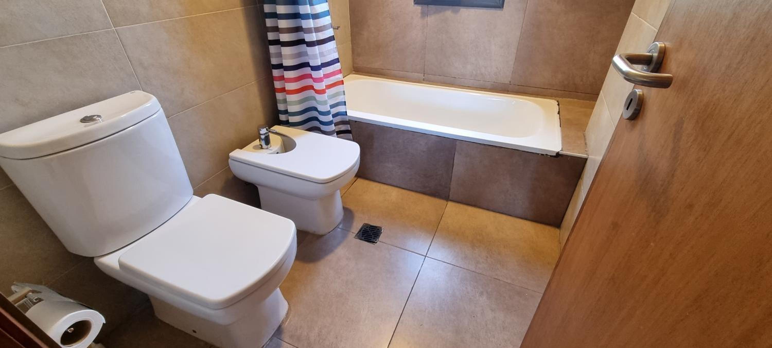 Hermosa casa con pileta en zona de viñedos
