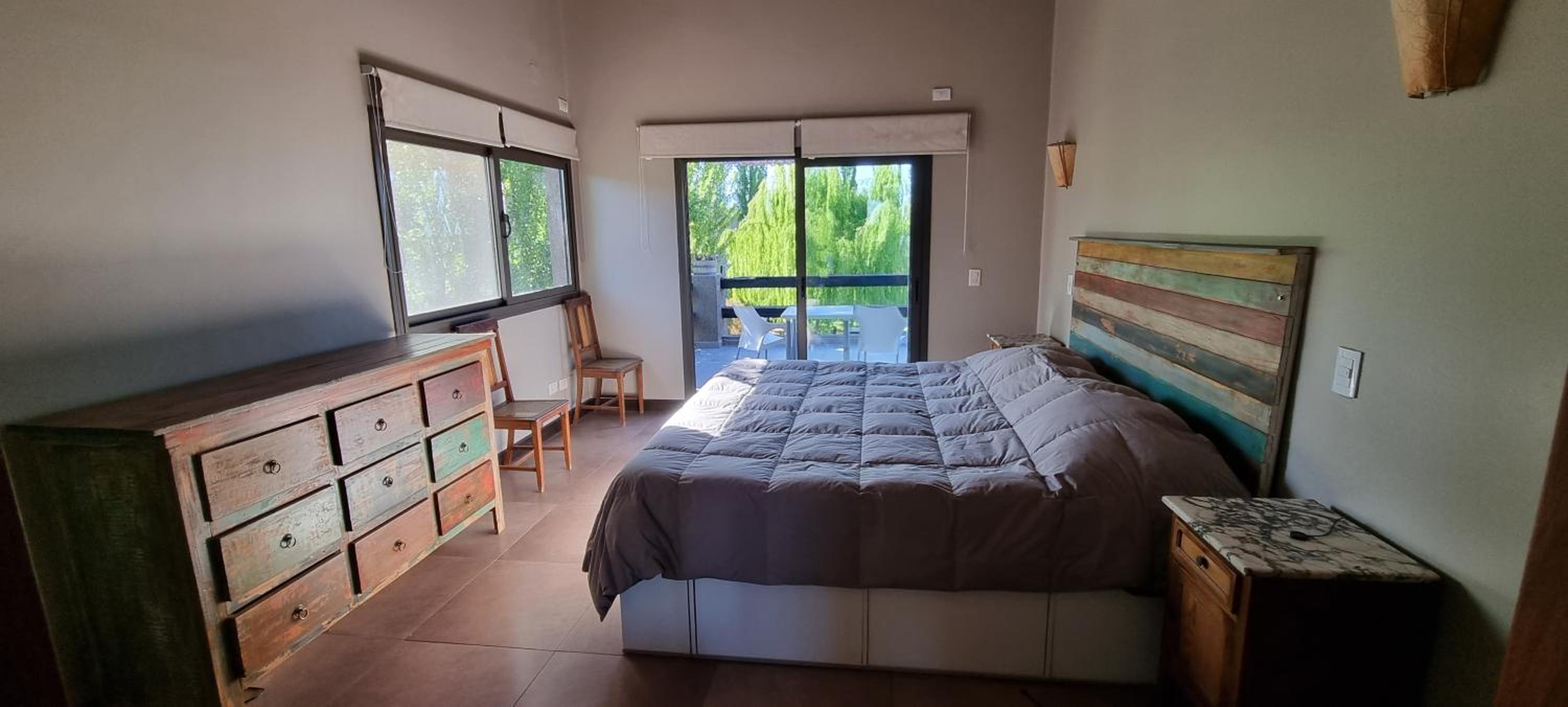 Hermosa casa con pileta en zona de viñedos