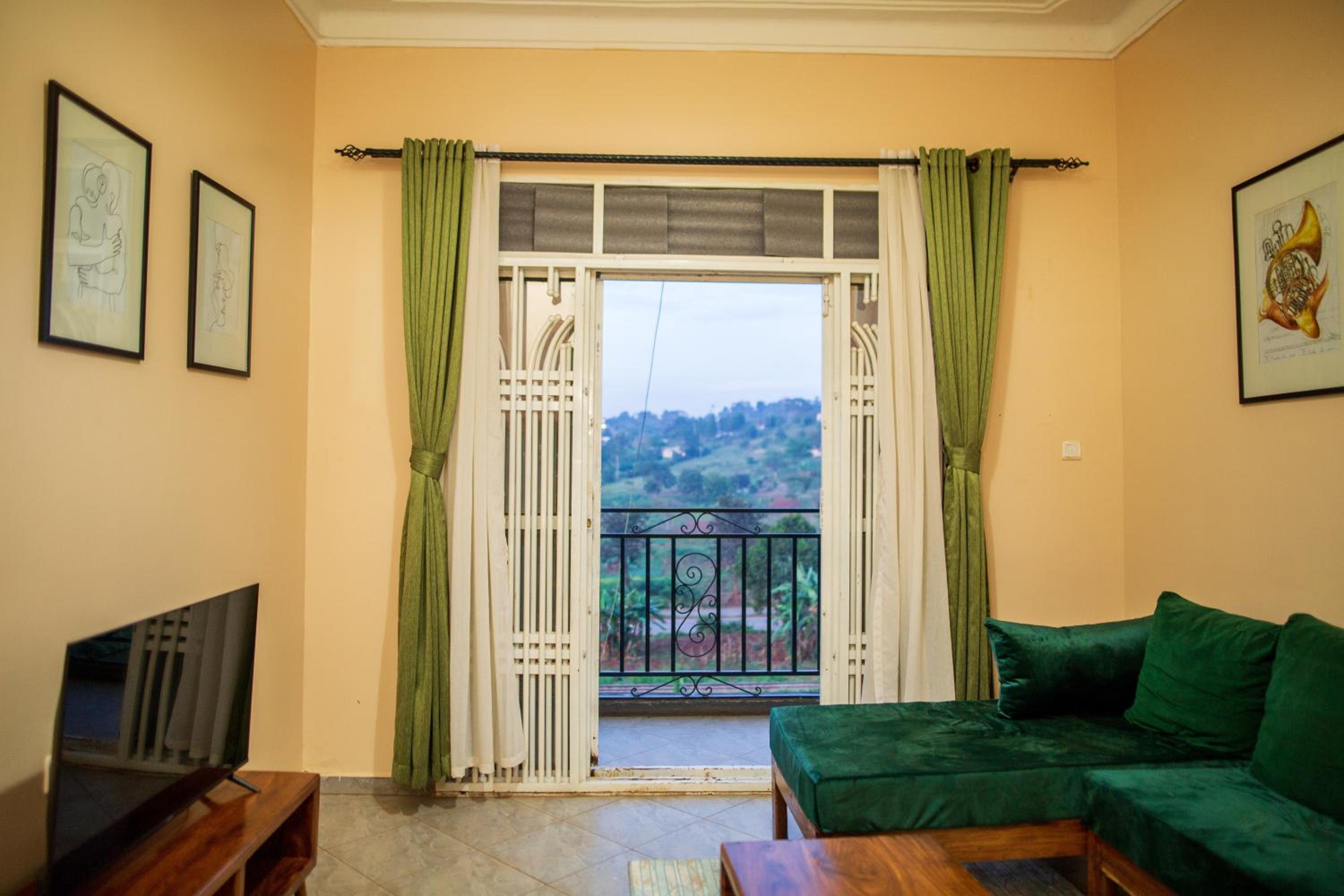 Jinja City Gem view 4