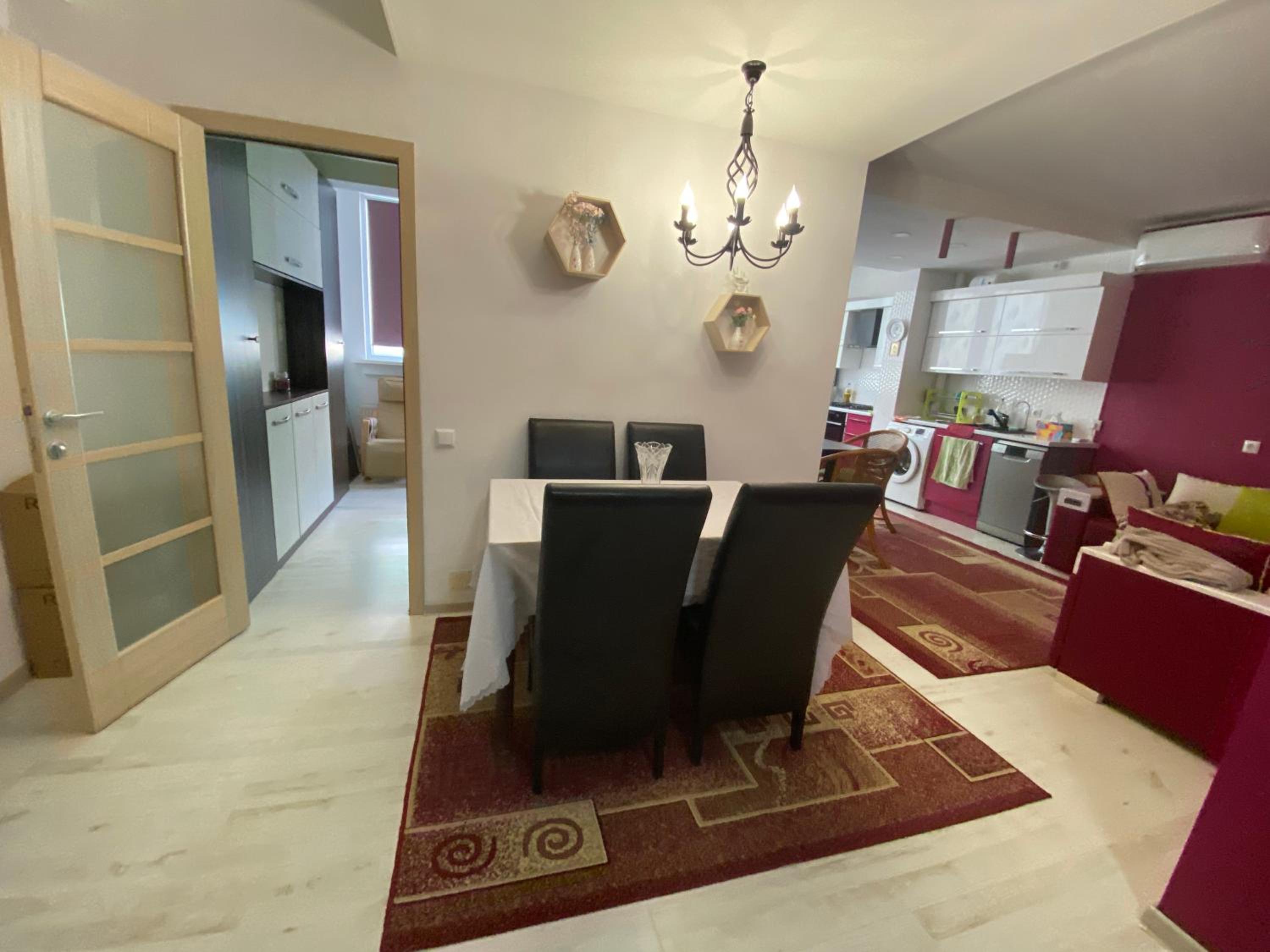 Magenta Apartment