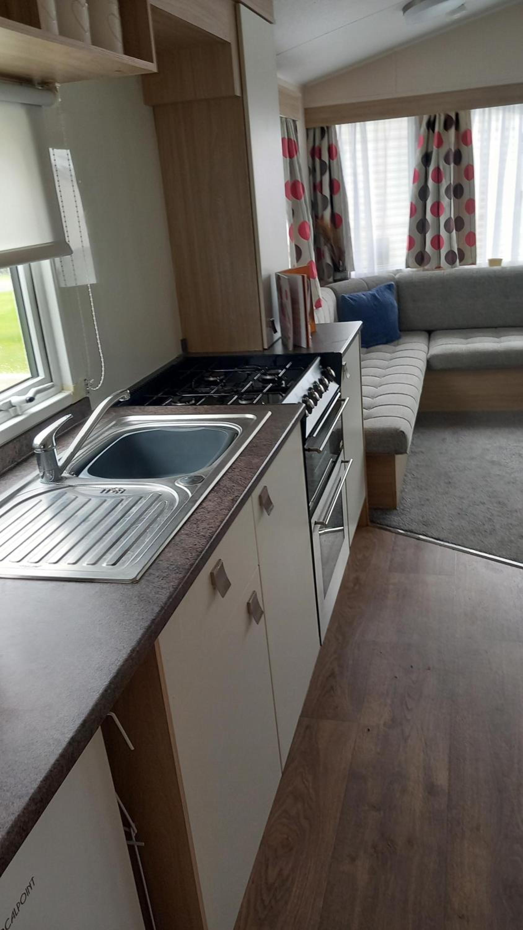 Homely 4 Berth Caravan For Hire In Lincolnshire At Sunnydale, Ref 35122S view 2