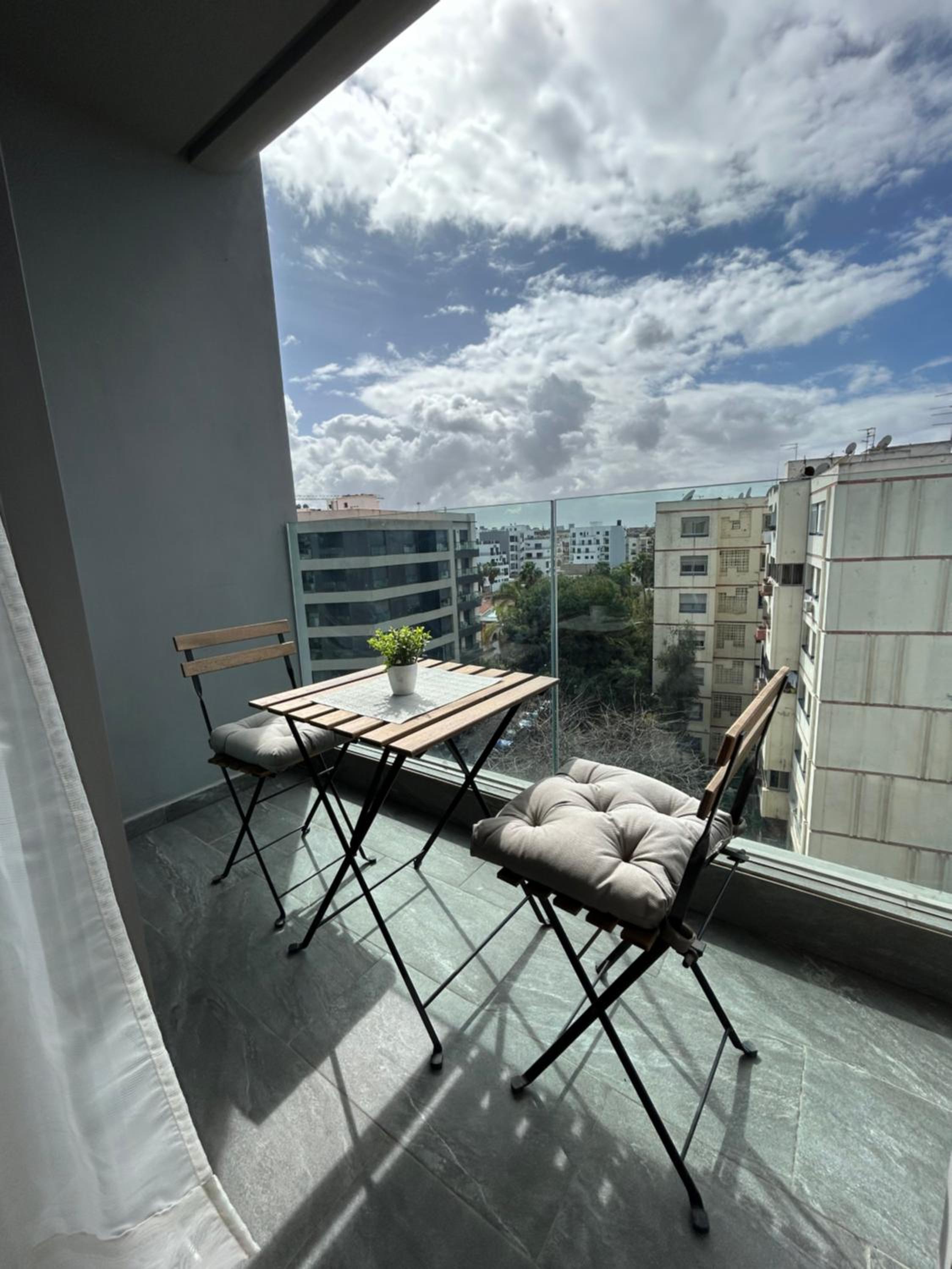 Stylish and cozy apartment heart of Casablanca view 2