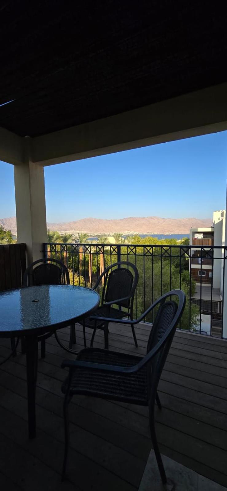 Exclusive cozy 3bdr apartment with balcony and full sea view view 3