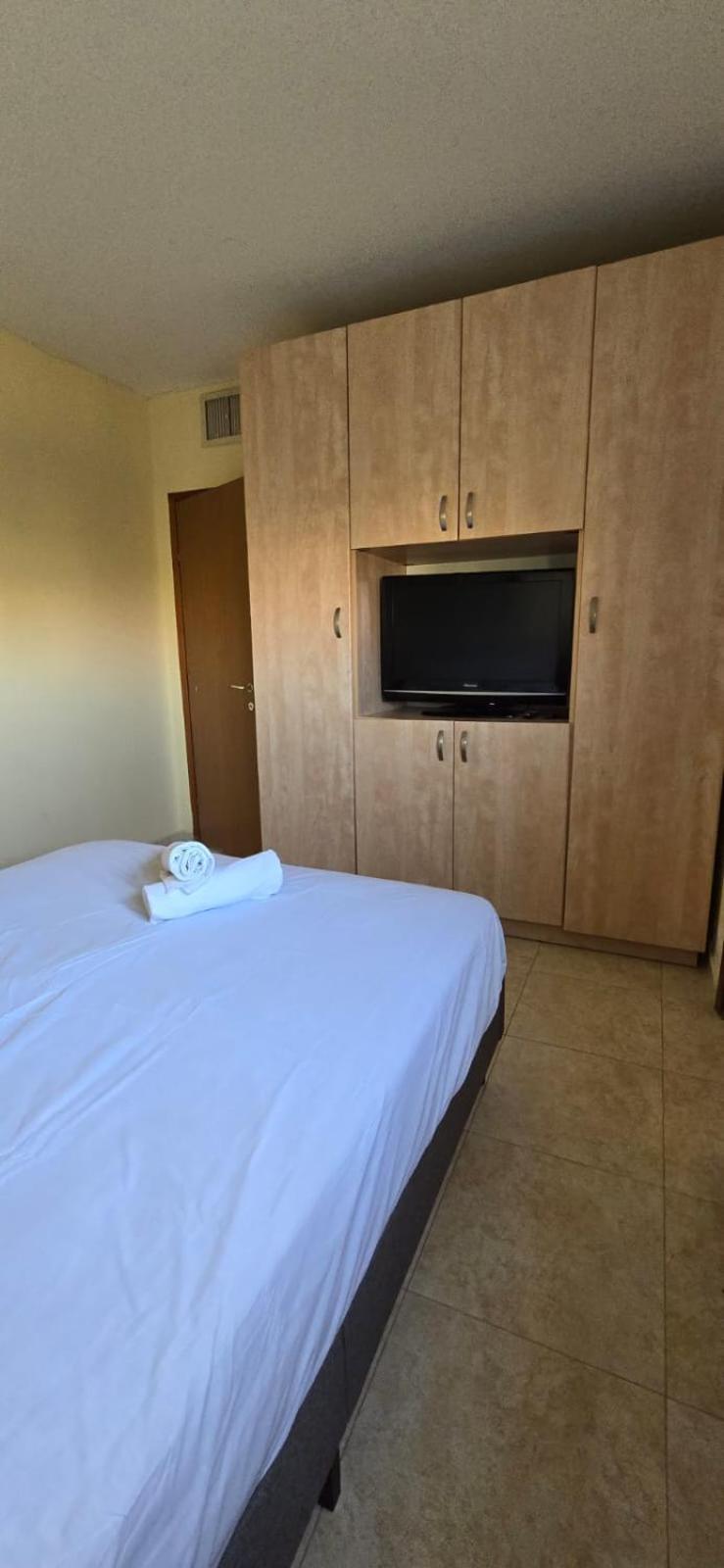 Exclusive cozy 3bdr apartment with balcony and full sea view view 5