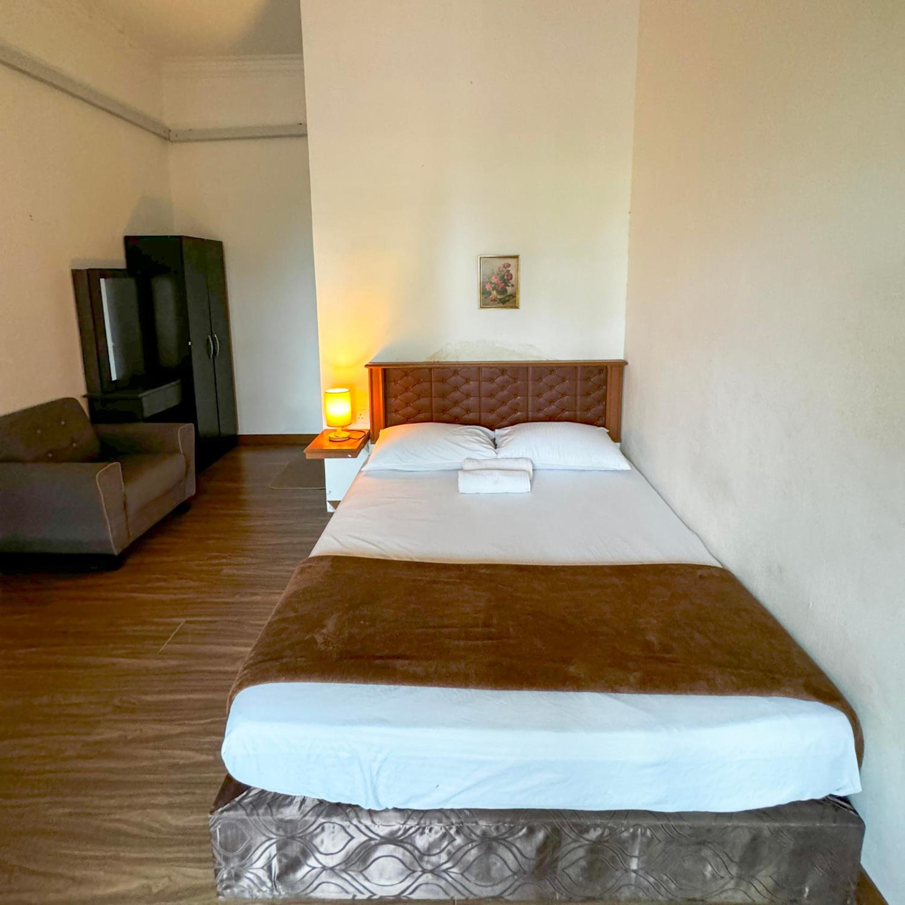 Ombak Beach Homestay Traditional Villas