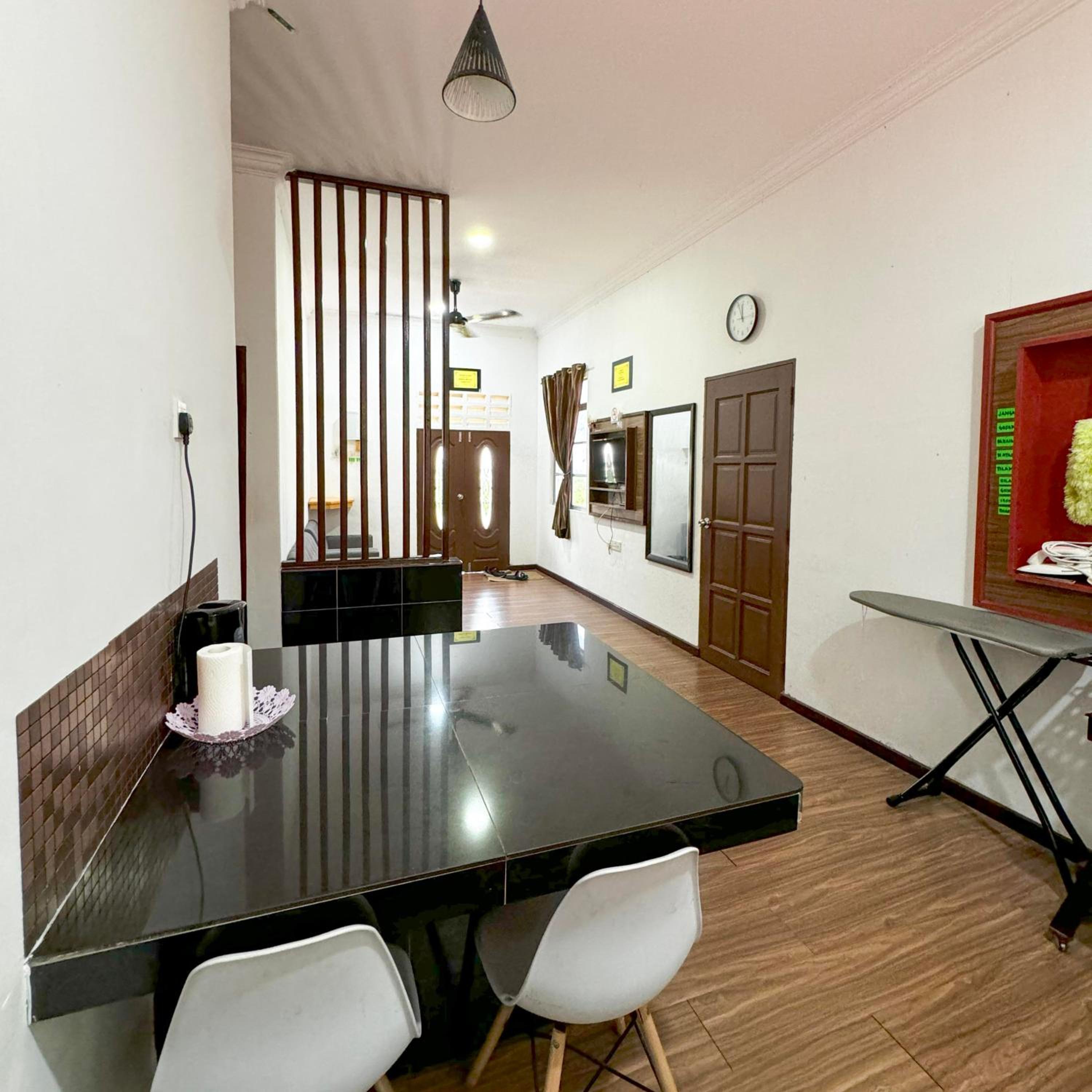 Ombak Beach Homestay Traditional Villas