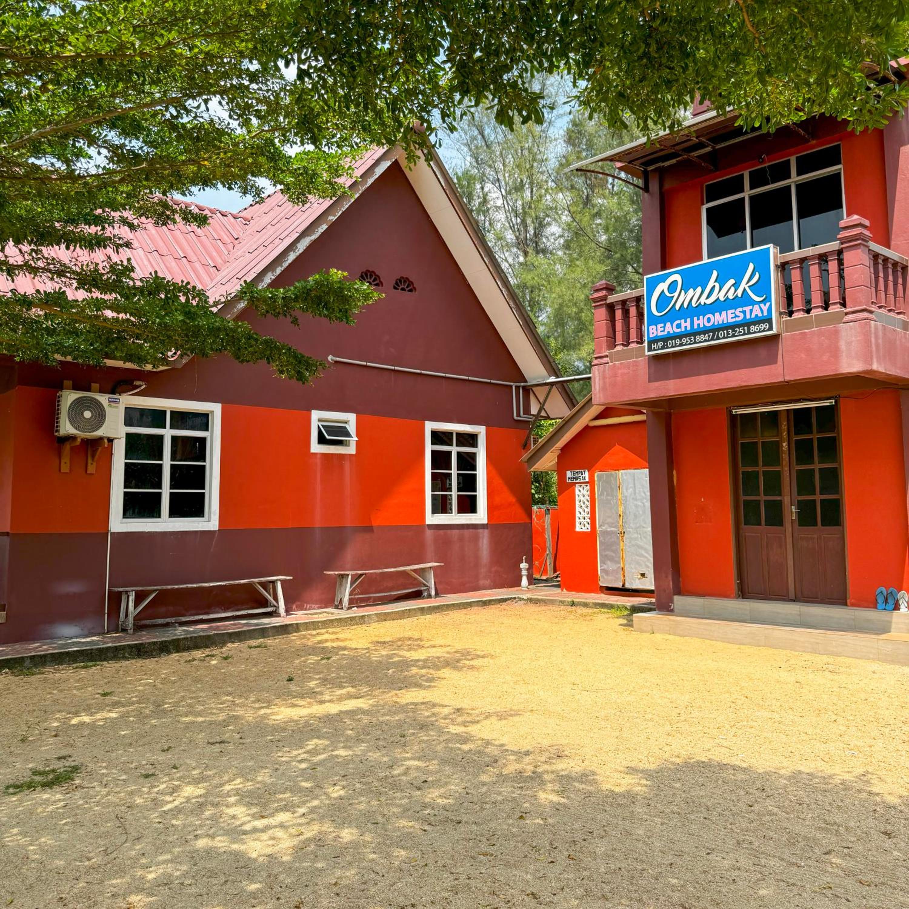 Ombak Beach Homestay Traditional Villas