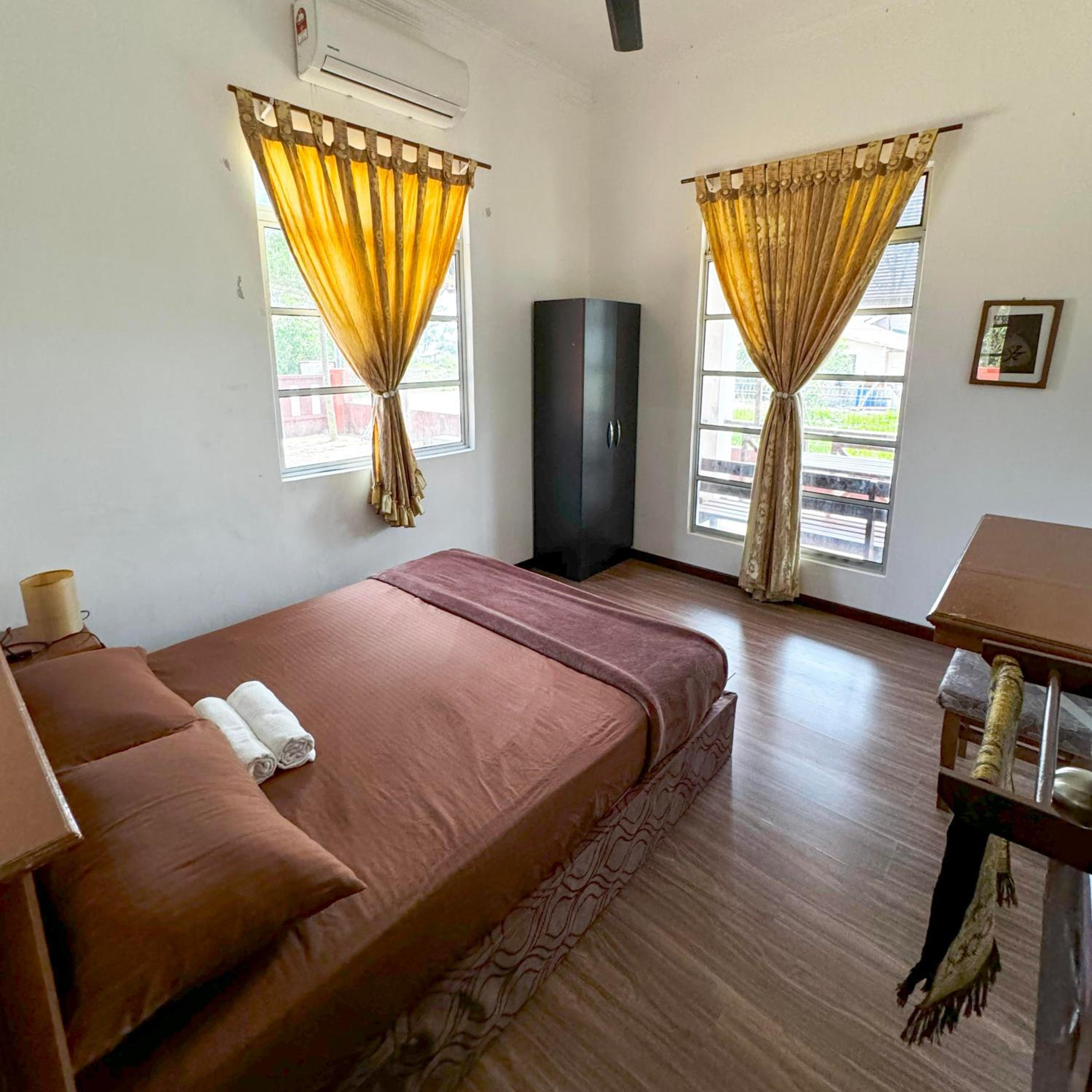 Ombak Beach Homestay Traditional Villas