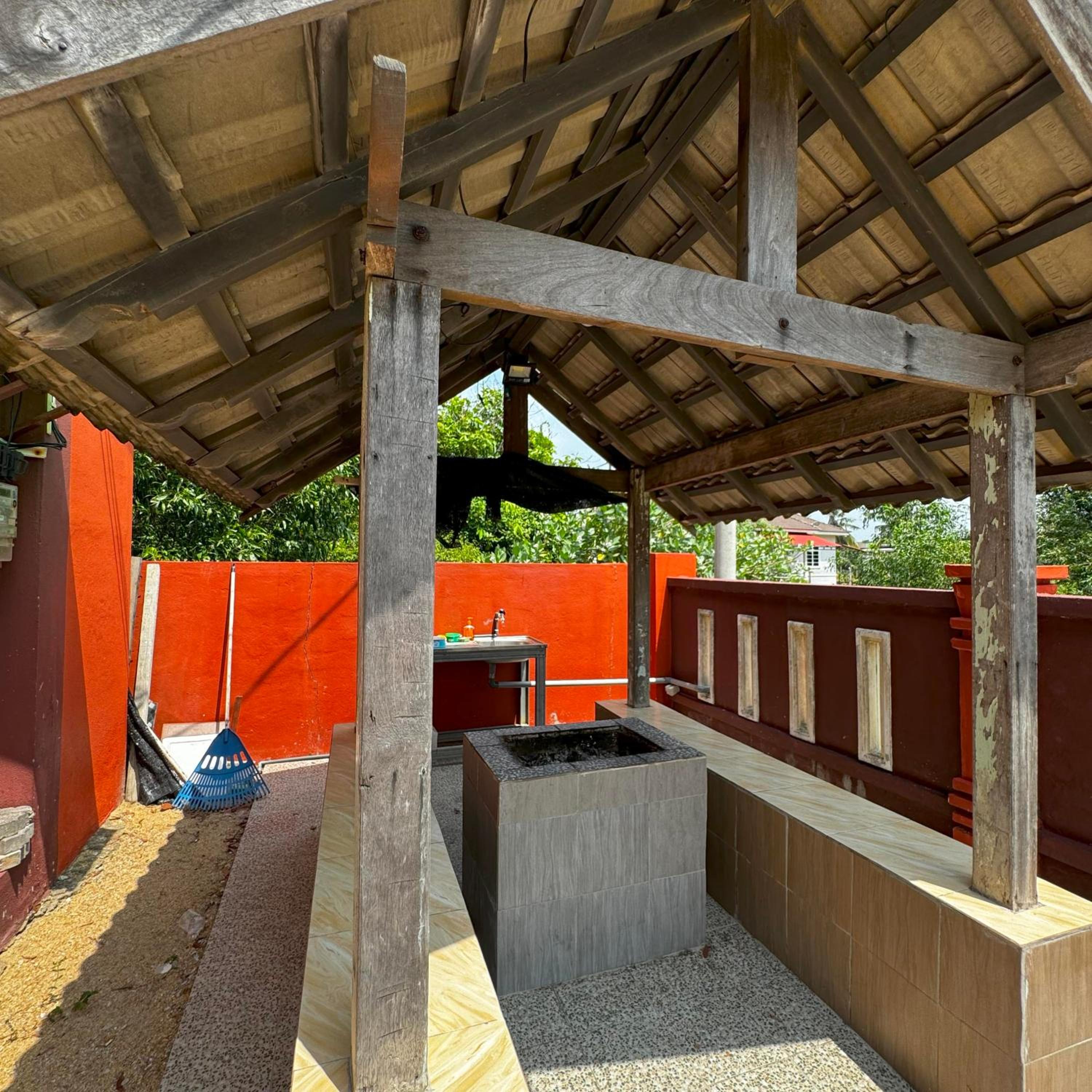 Ombak Beach Homestay Traditional Villas