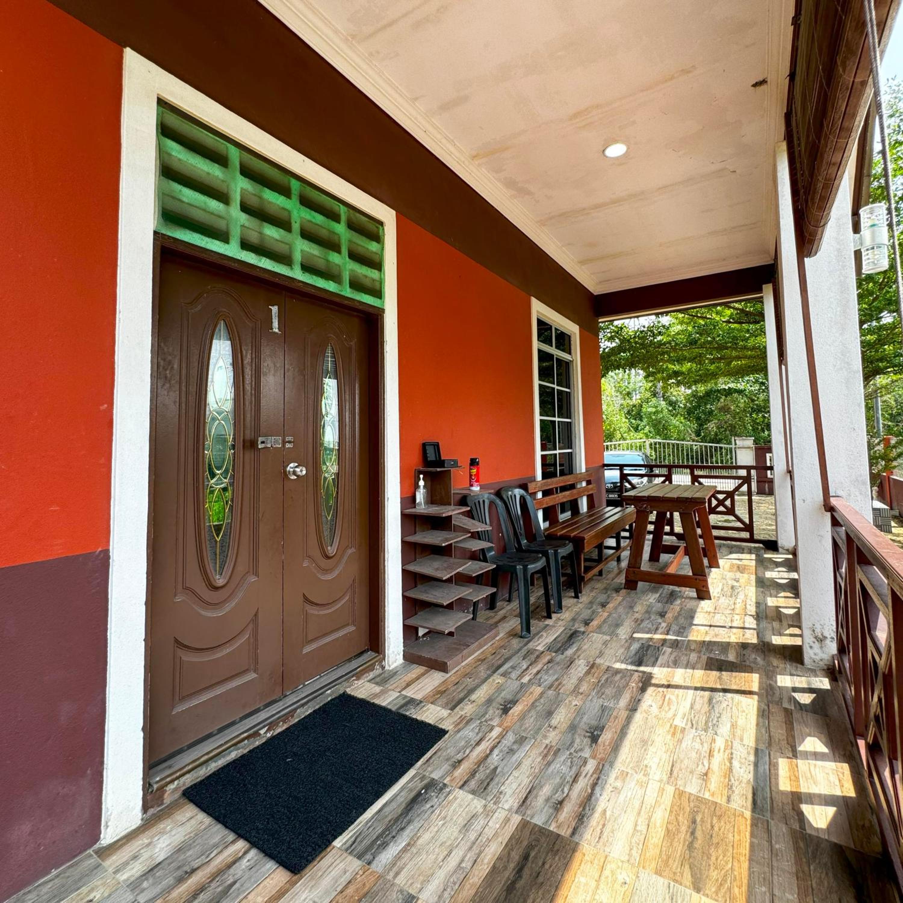 Ombak Beach Homestay Traditional Villas