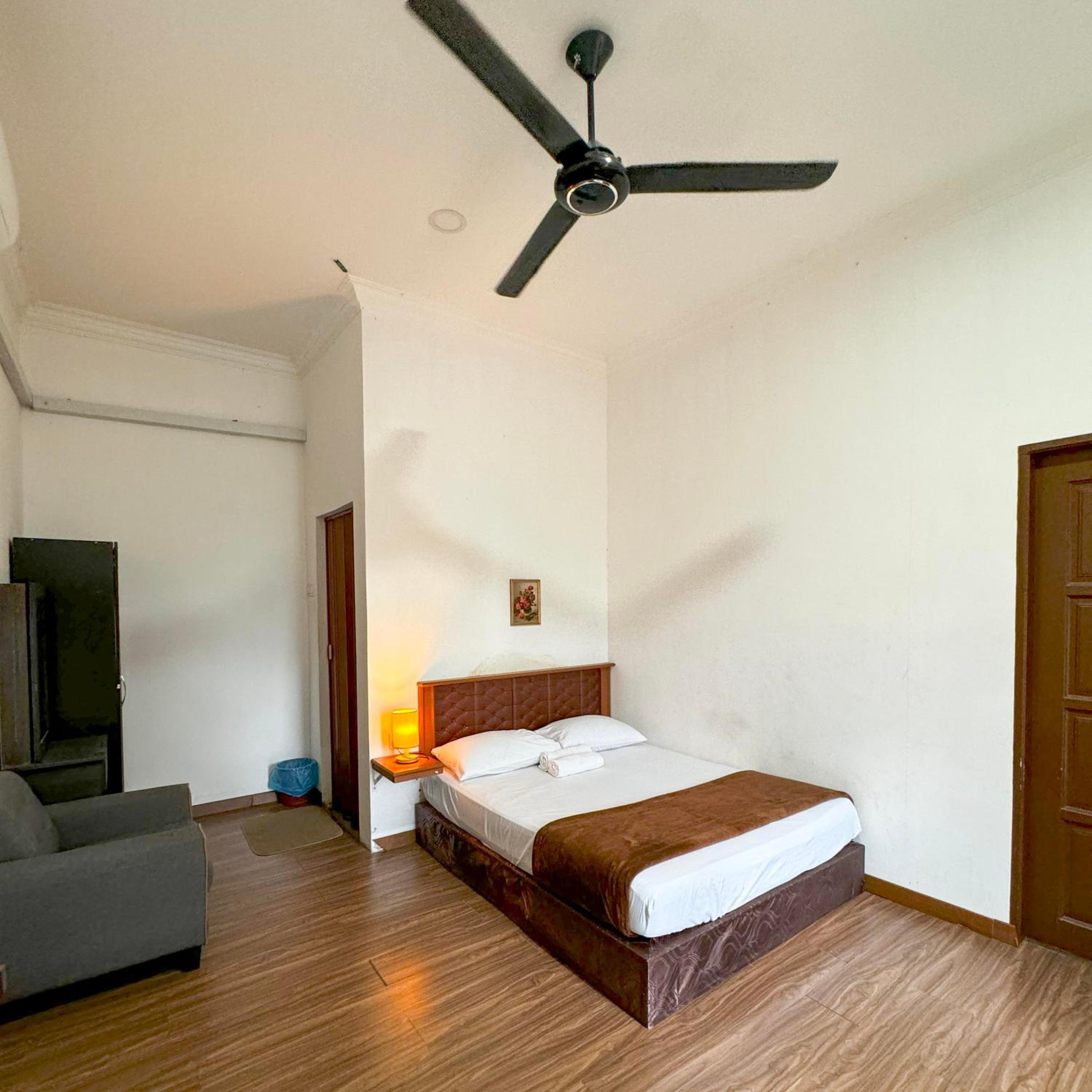 Ombak Beach Homestay Traditional Villas