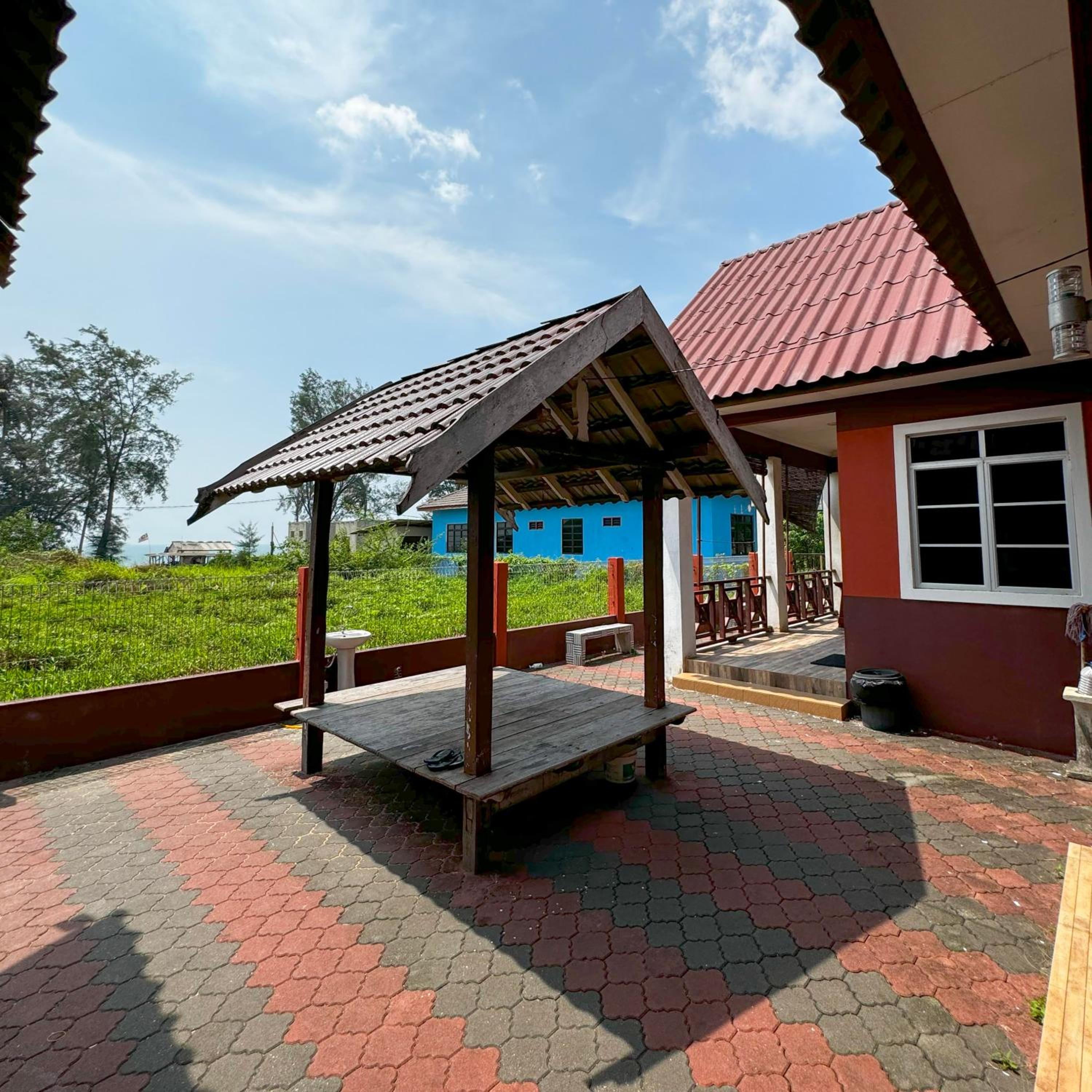 Ombak Beach Homestay Traditional Villas