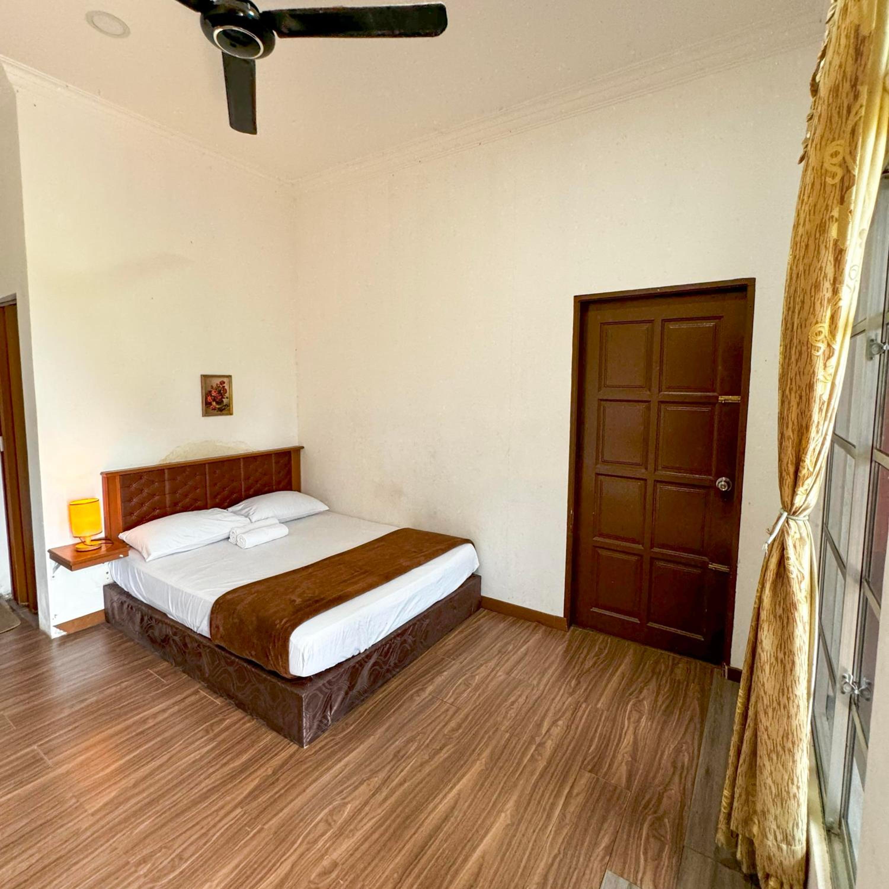 Ombak Beach Homestay Traditional Villas