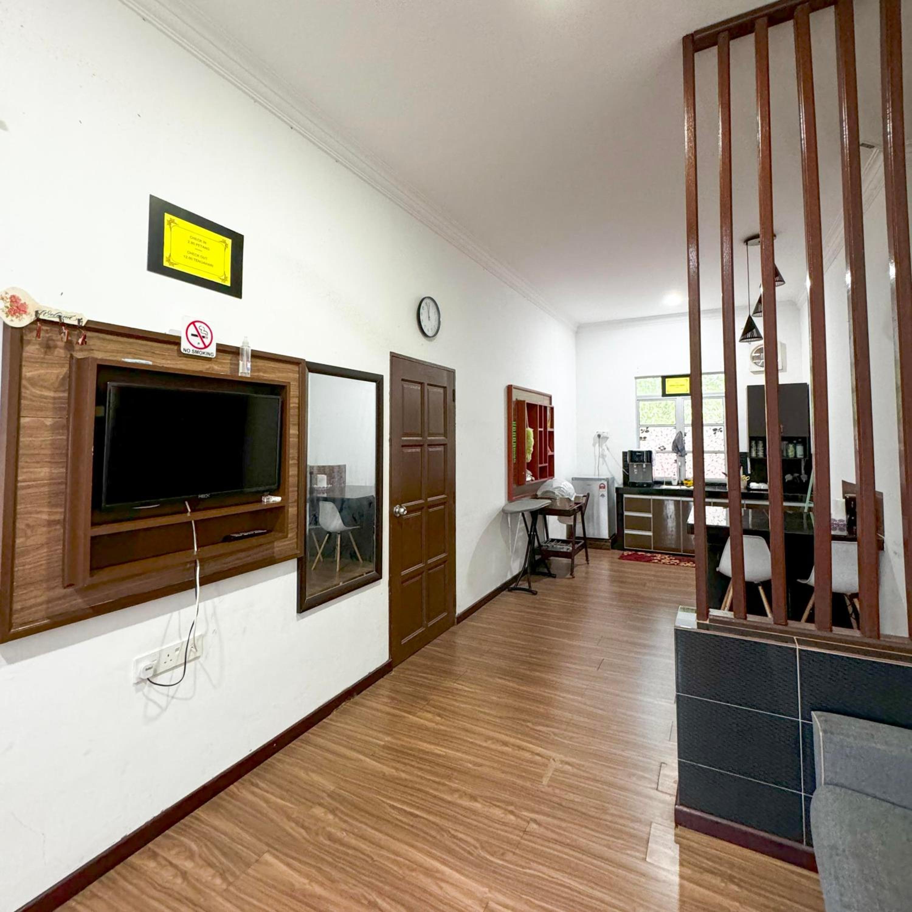 Ombak Beach Homestay Traditional Villas