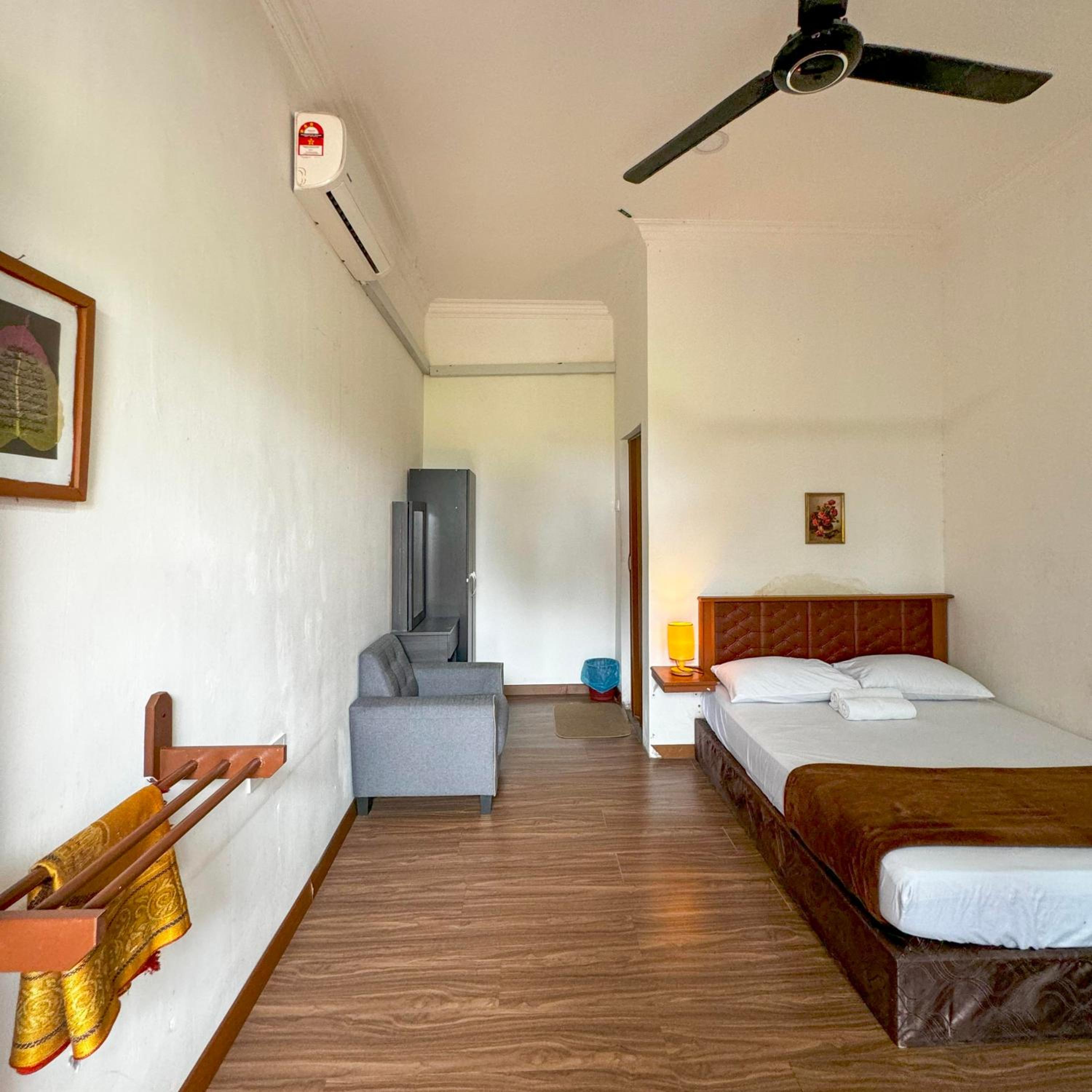 Ombak Beach Homestay Traditional Villas