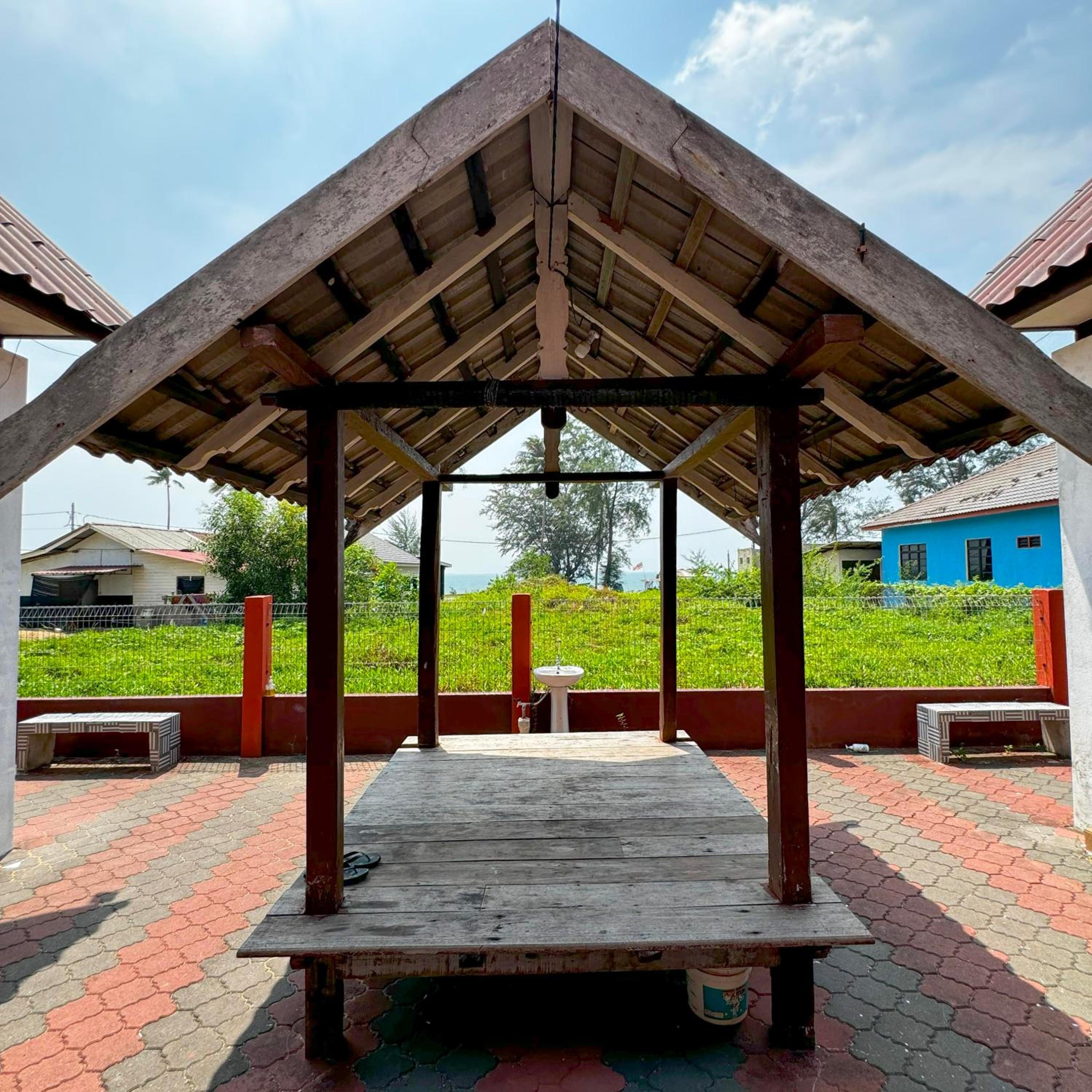 Ombak Beach Homestay Traditional Villas