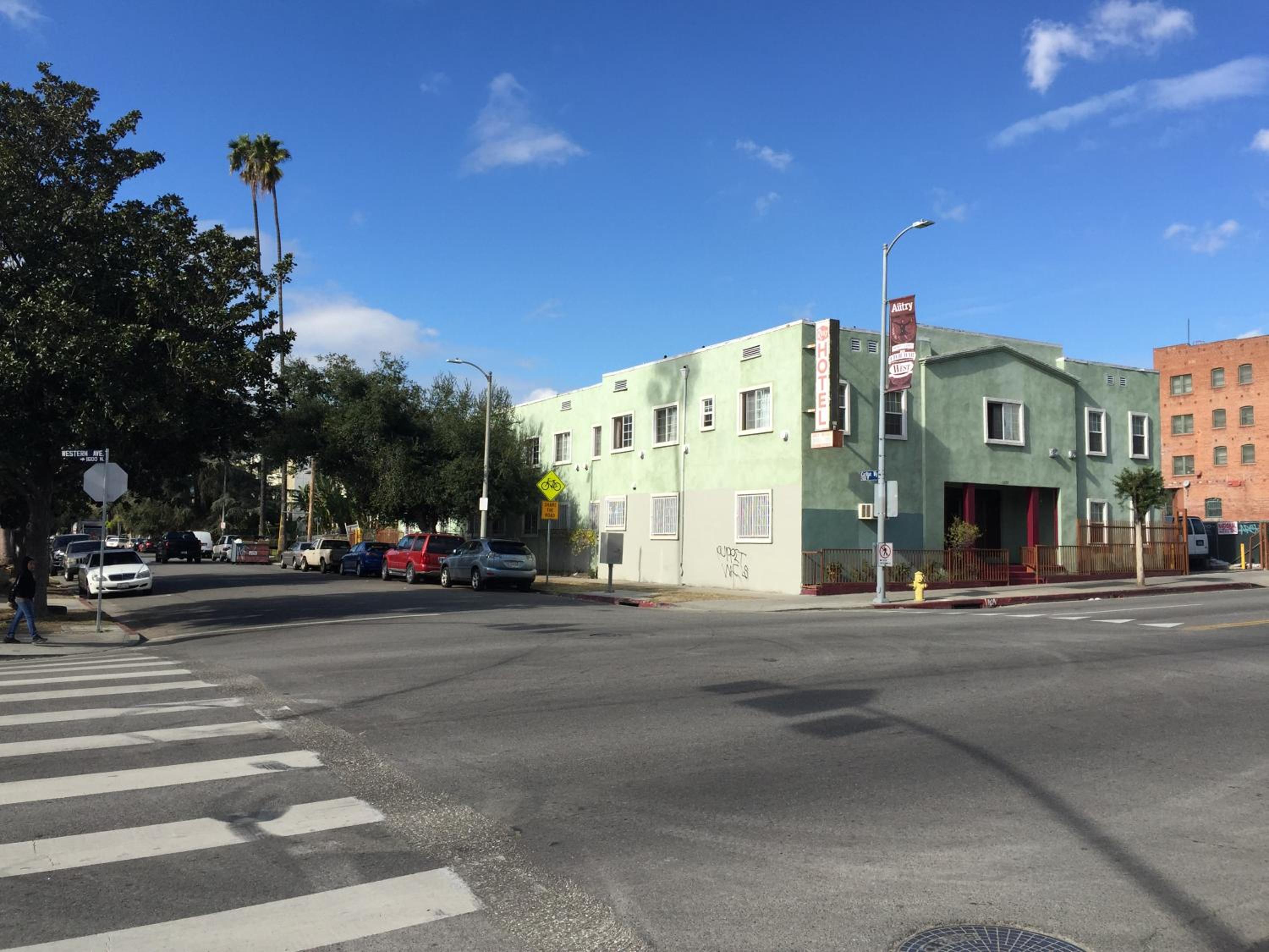 Hollywood Roxy Hotel
