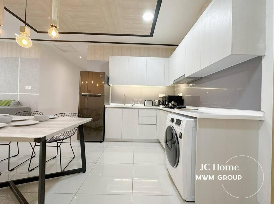 Suasana Suites CitySquare JBCC JCHome By MWM