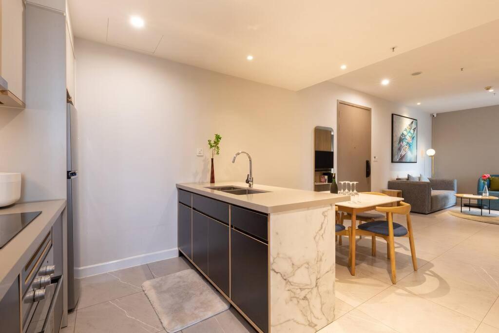 Luxury Modern 2Brs 2Wc, Zenity D1 City View