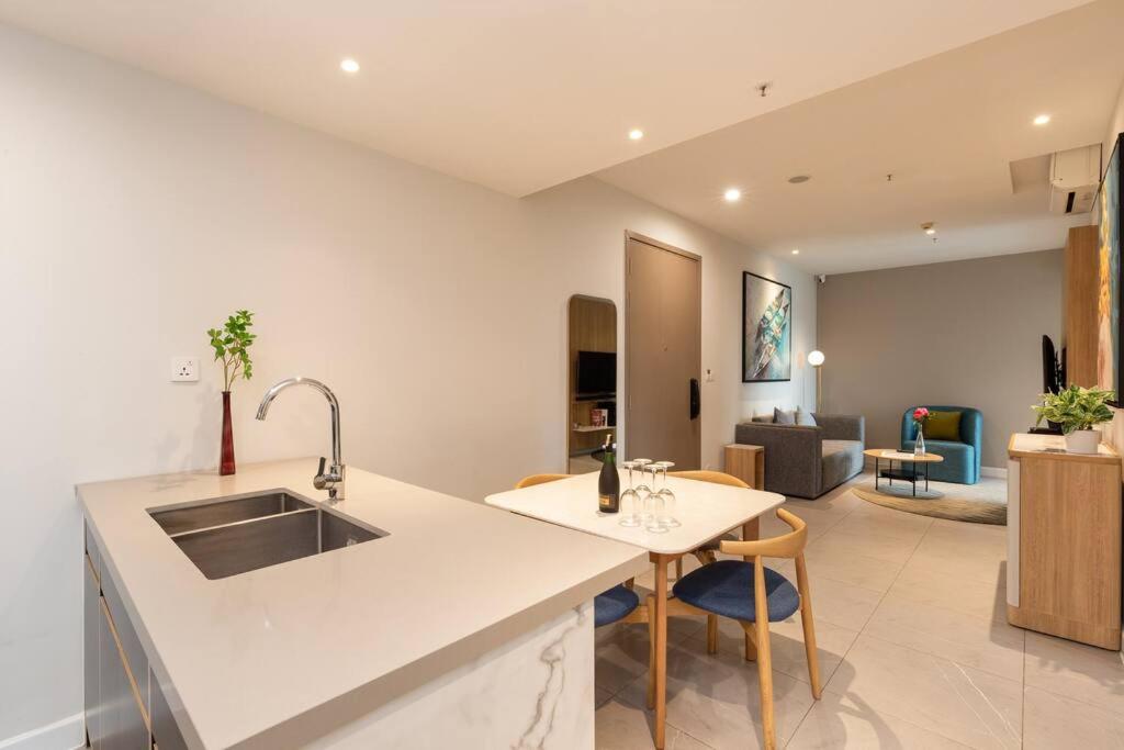 Luxury Modern 2Brs 2Wc, Zenity D1 City View
