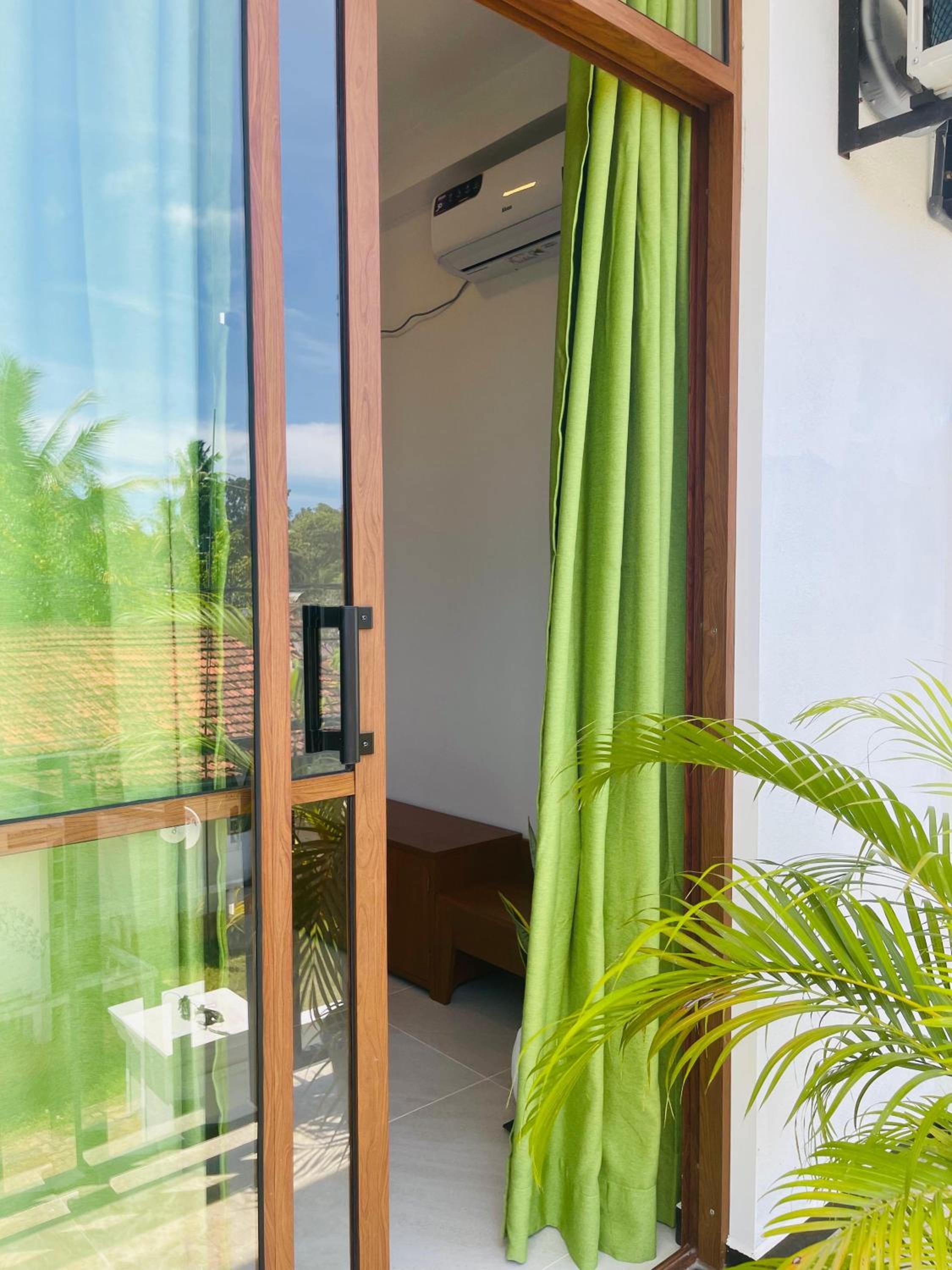 Randon Resort Mirissa