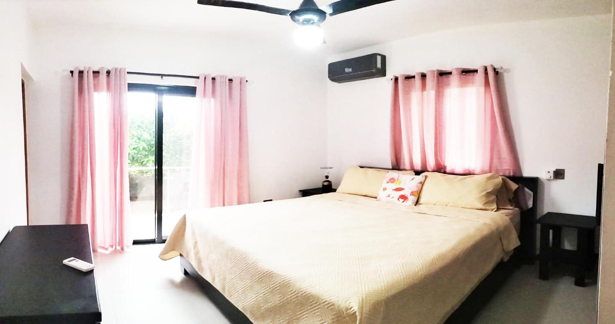 Modern 2BR Apartment 3 Min from Airport with Free Parking - 1