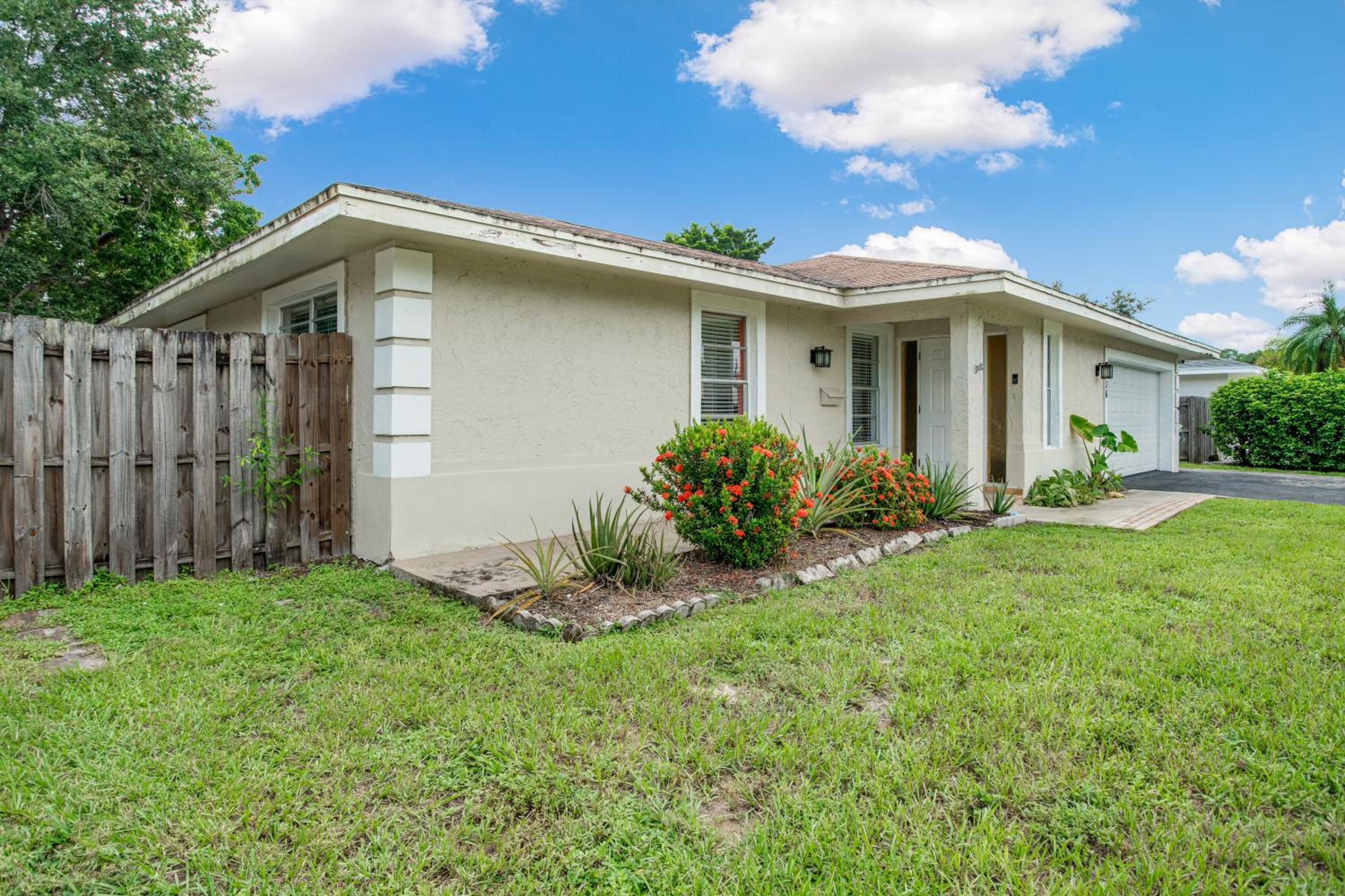 Hotel New Modern 4 Bedroom Home - Image 1