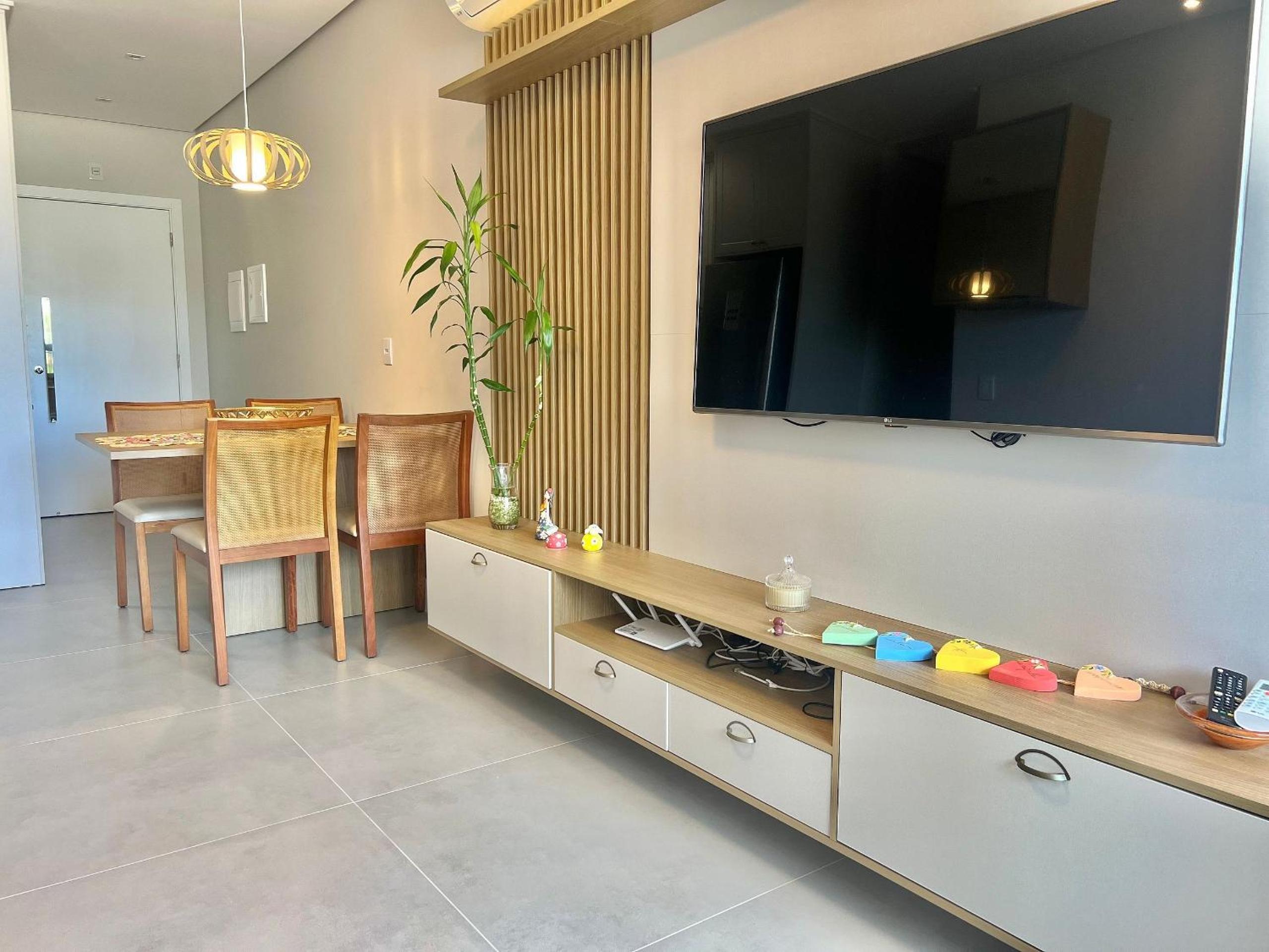 Lindo Apartamento! 100m da Praia Grande! EC01I