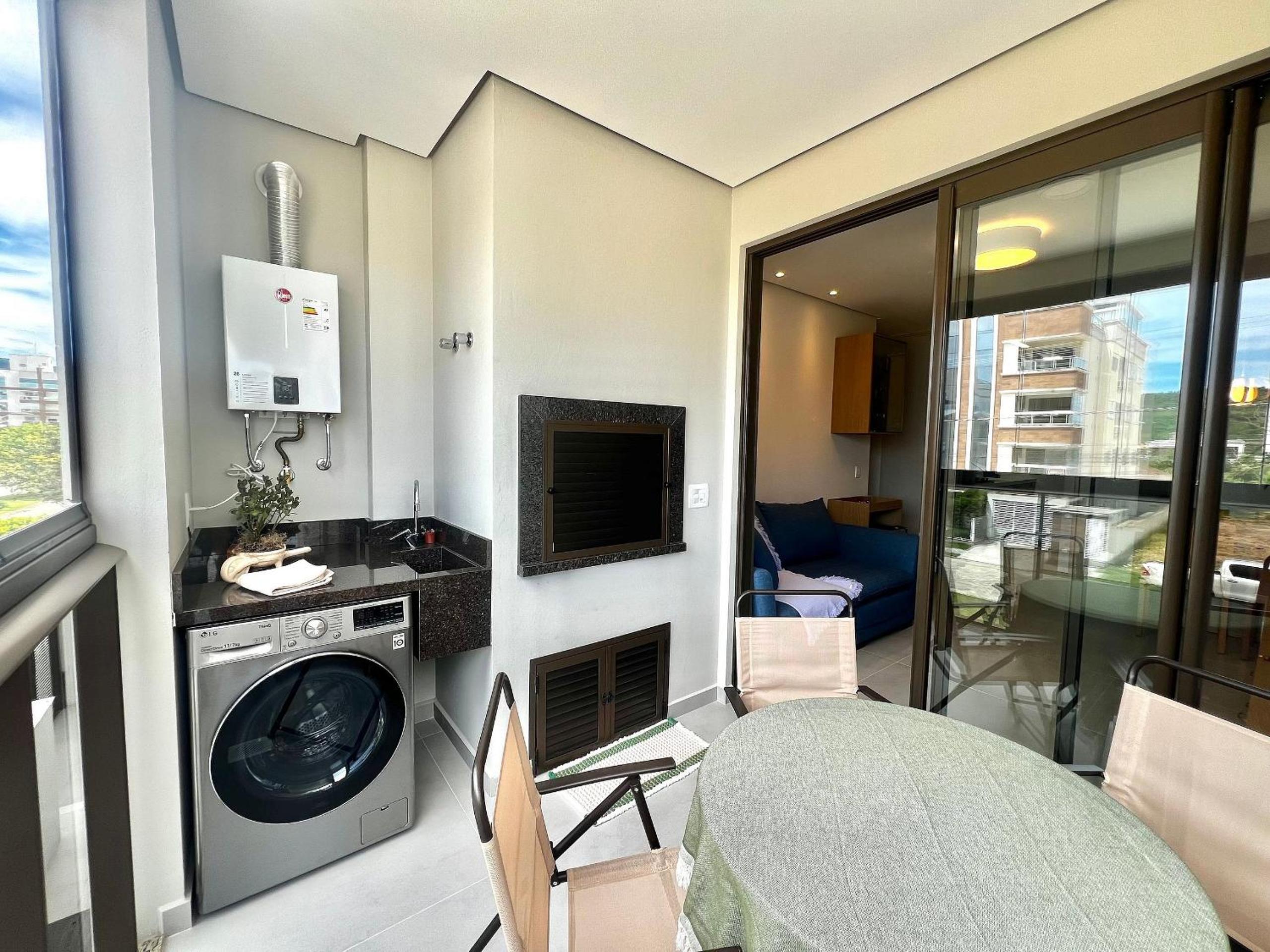 Lindo Apartamento! 100m da Praia Grande! EC01I