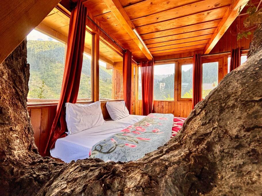 HimalayanTradition Treehouse
