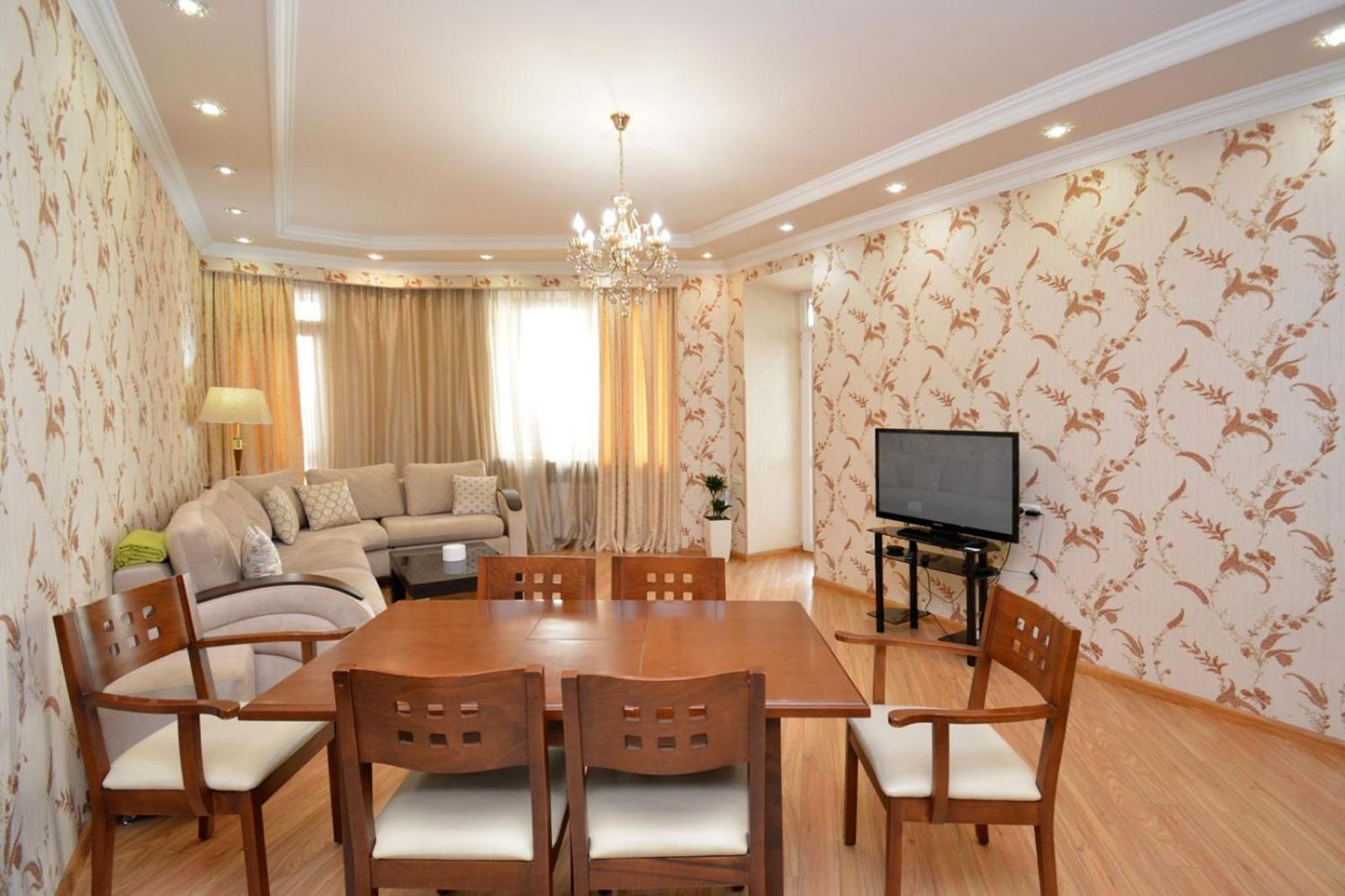 Northern Avenue, 2 bedrooms Unique ,Comfortable apartment HH550
