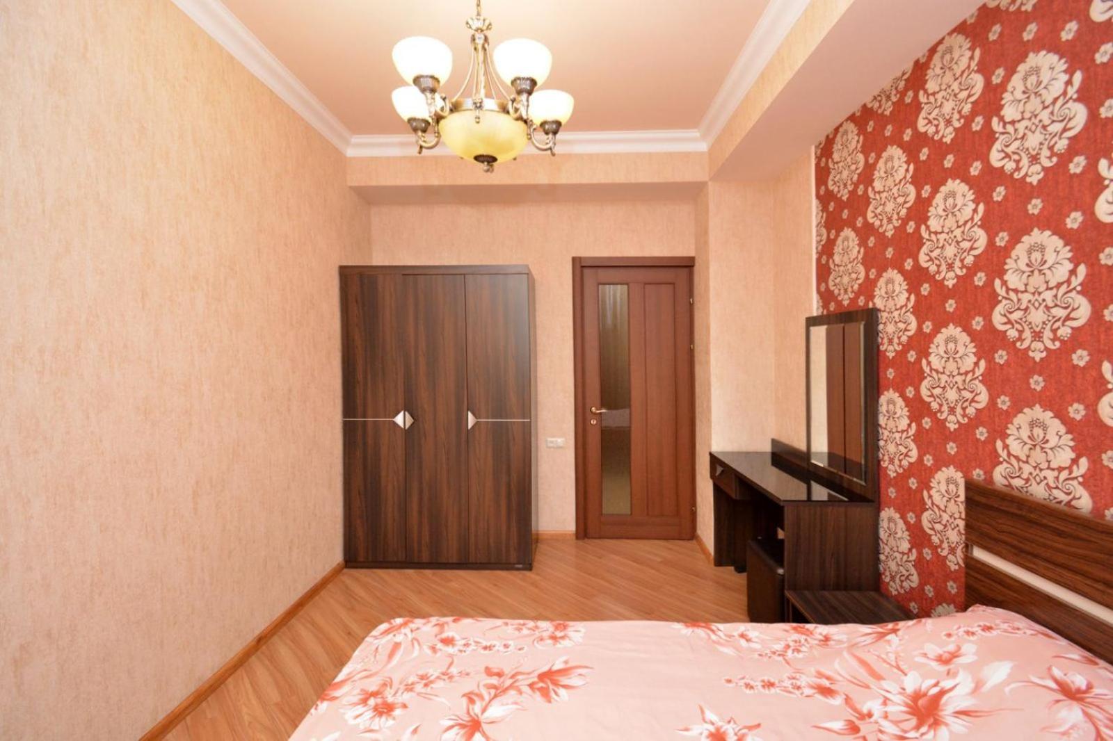 Northern Avenue, 2 bedrooms Unique ,Comfortable apartment HH550