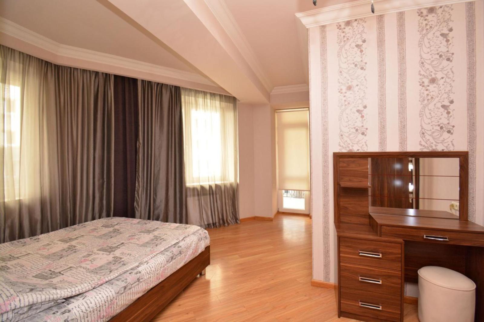 Northern Avenue, 2 bedrooms Unique ,Comfortable apartment HH550