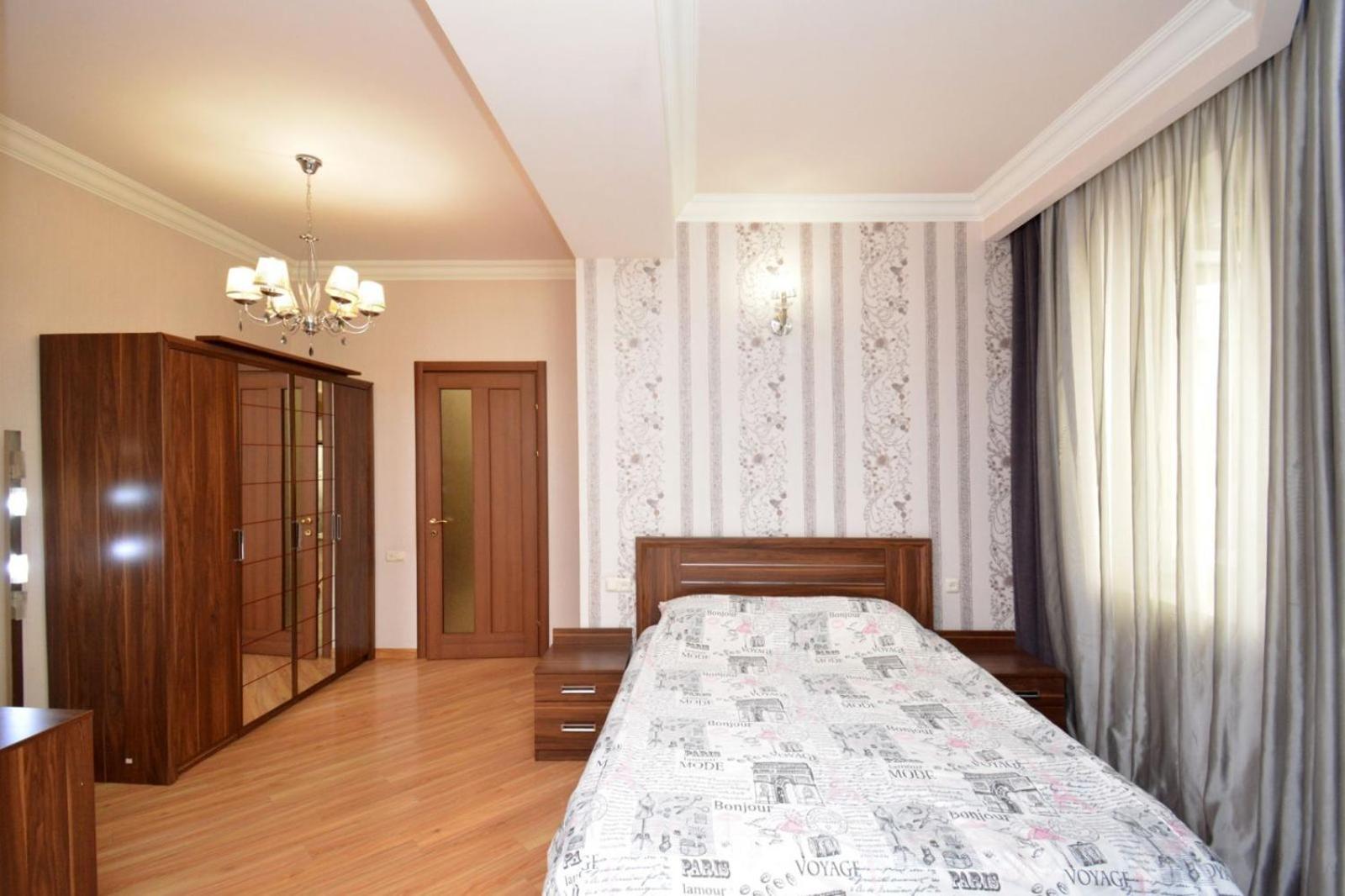 Northern Avenue, 2 bedrooms Unique ,Comfortable apartment HH550