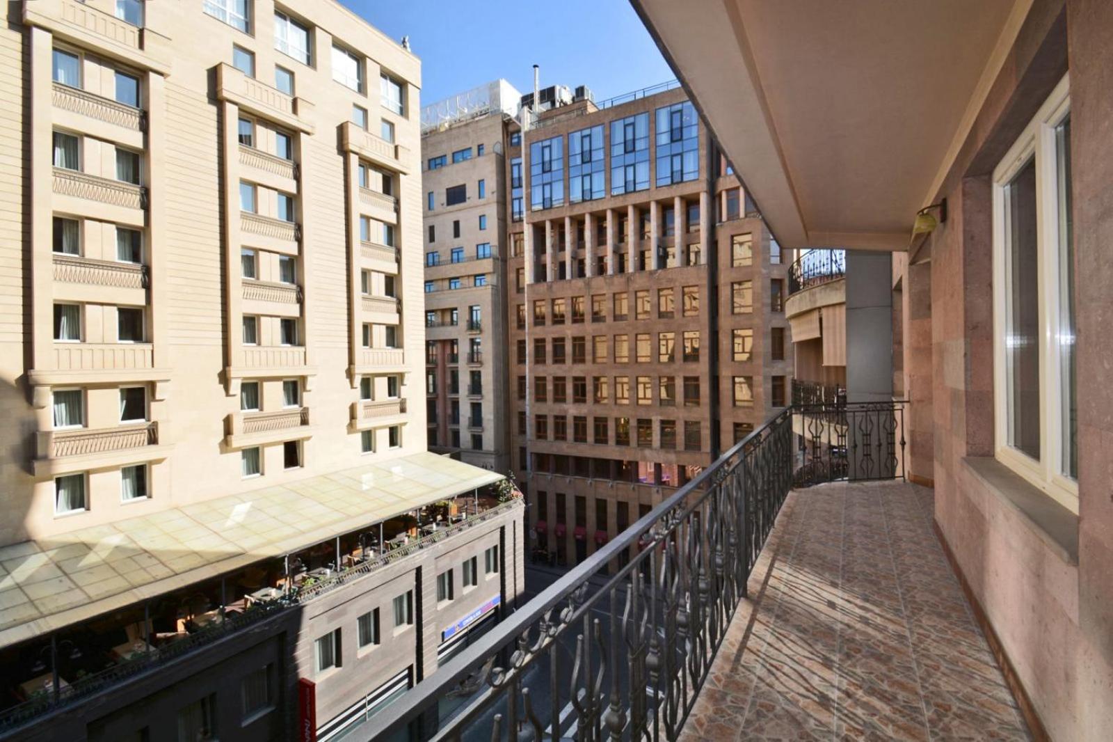 Northern Avenue, 2 bedrooms Unique ,Comfortable apartment HH550