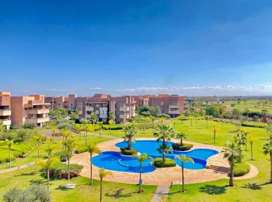 Accès directe piscine, jardin privatif et calme view 5