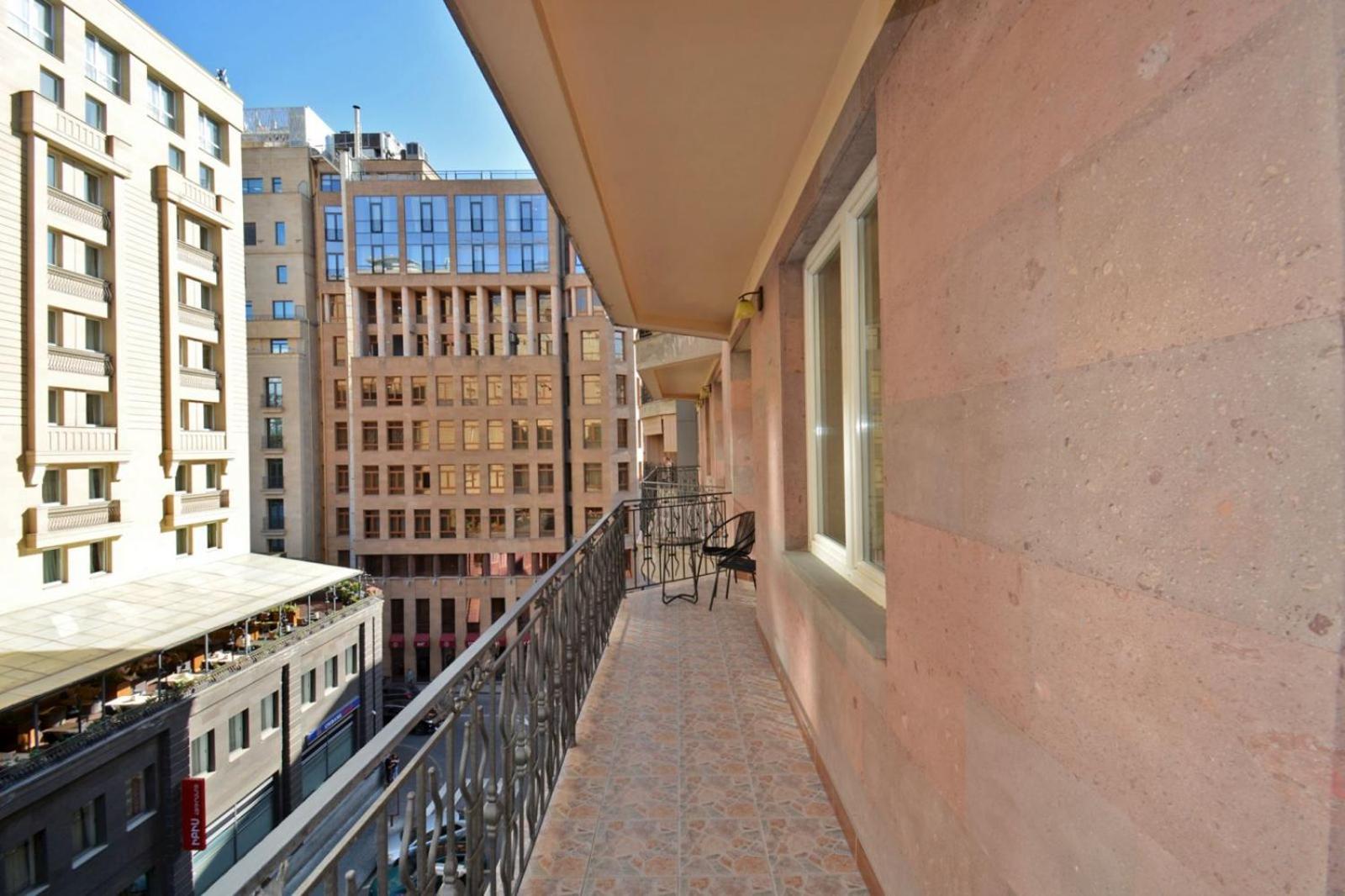 Northern Avenue, 2 bedrooms Unique ,Comfortable apartment HH550